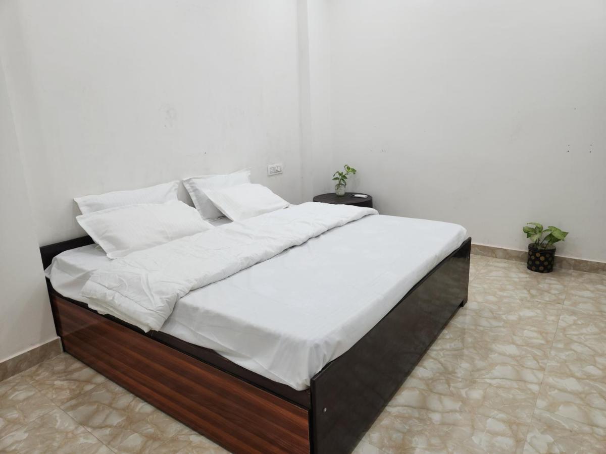 Hotel Pitambara Dham Vrindavan