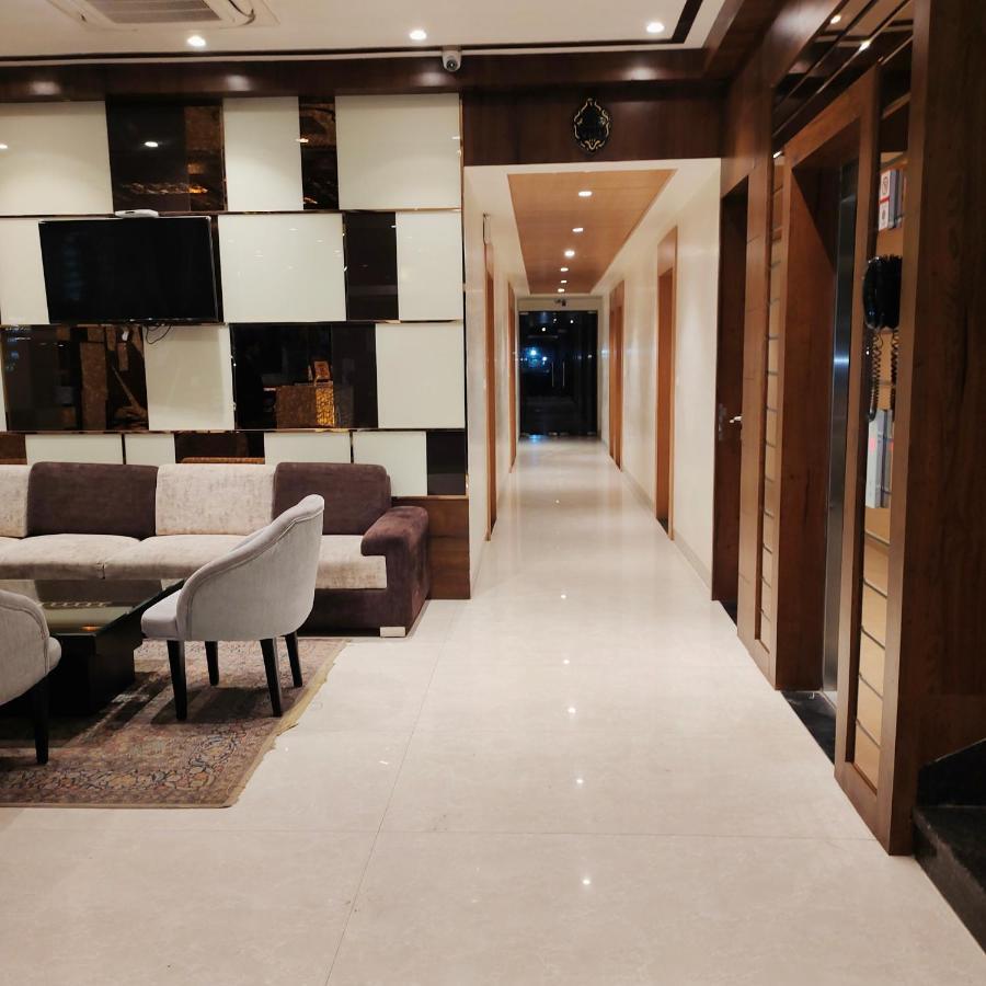 Hotel Ananda Castle Vrindavan