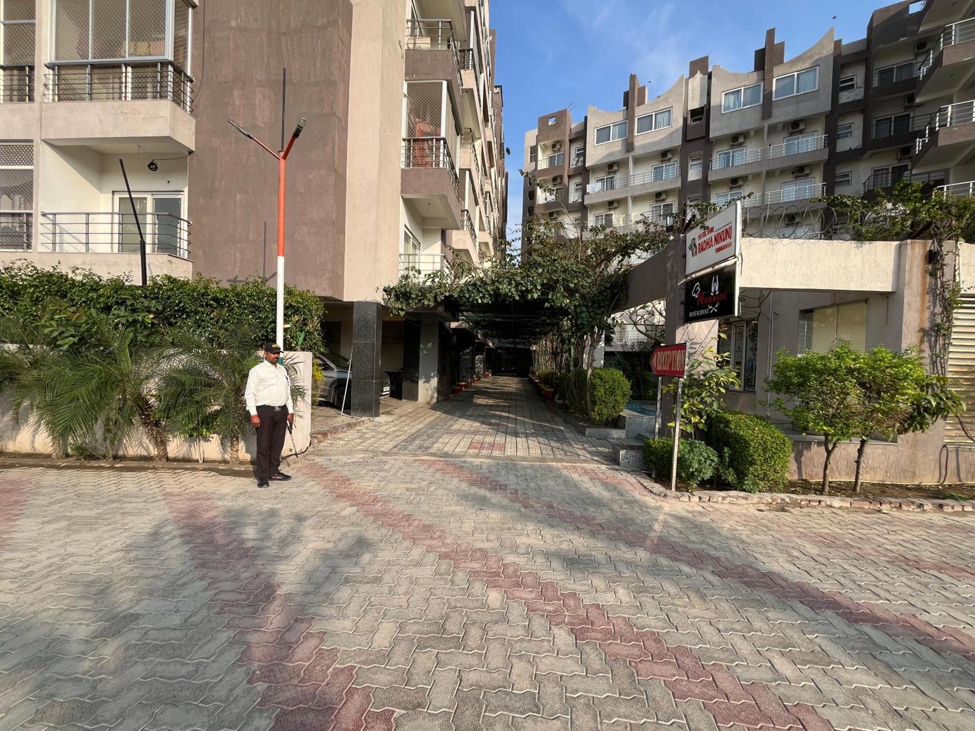 Shri Radha Nikunj - Opposite Prem Mandir Hotel Vrindavan