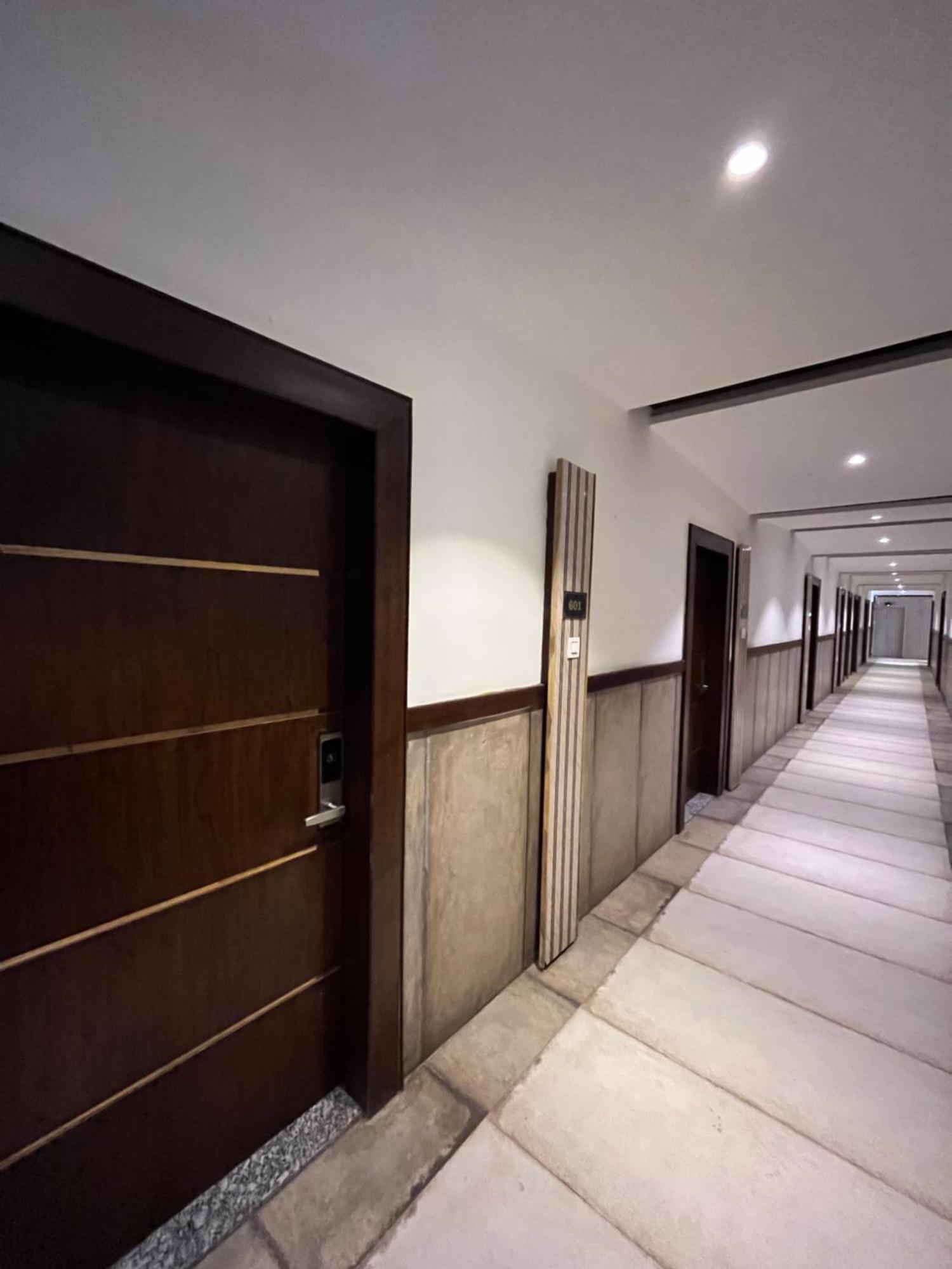 Hotel Shri Radha Nikunj - Opposite Prem Mandir 3*