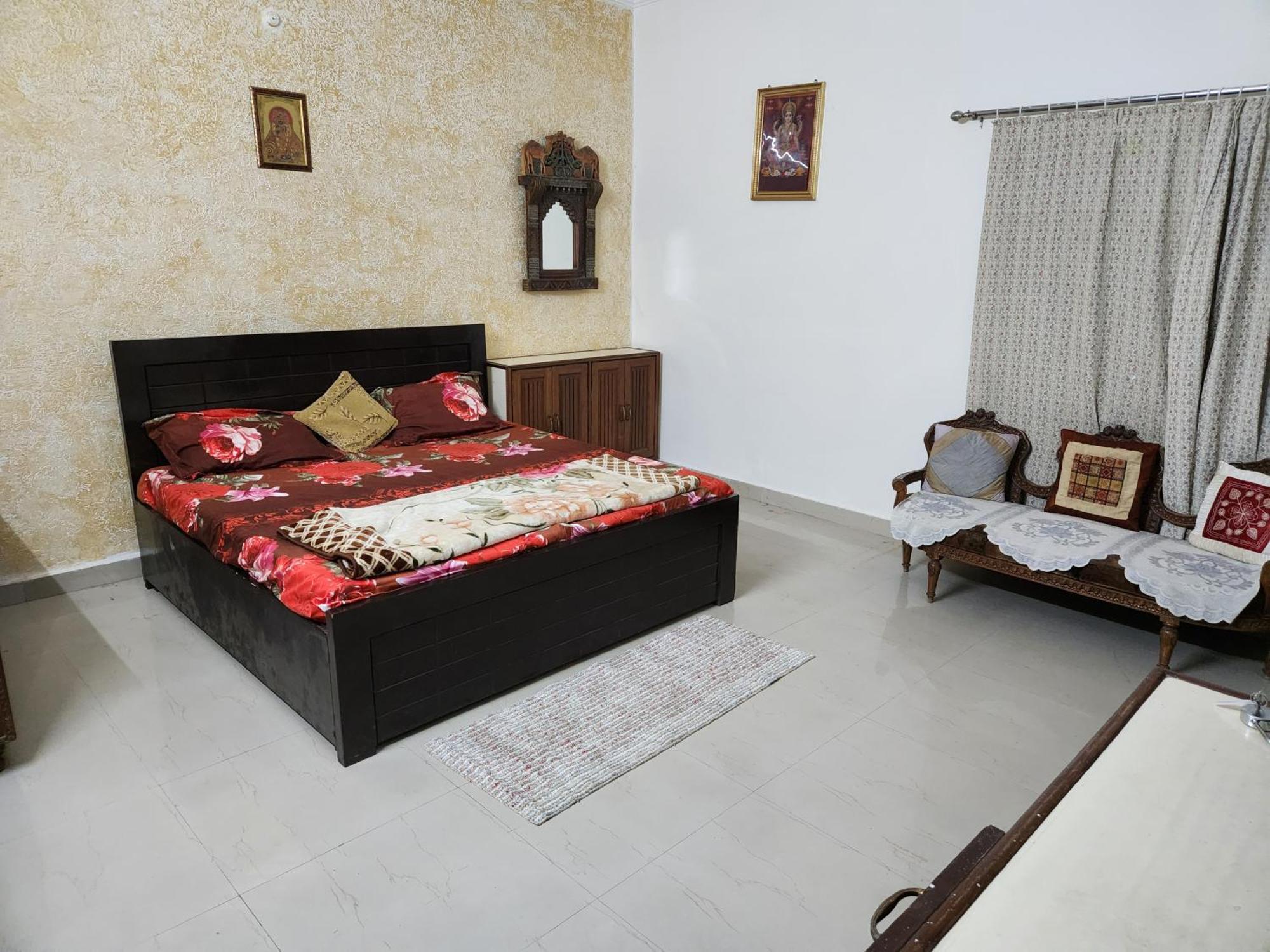 Shri Achyutam - Offering Value In Vrindavan