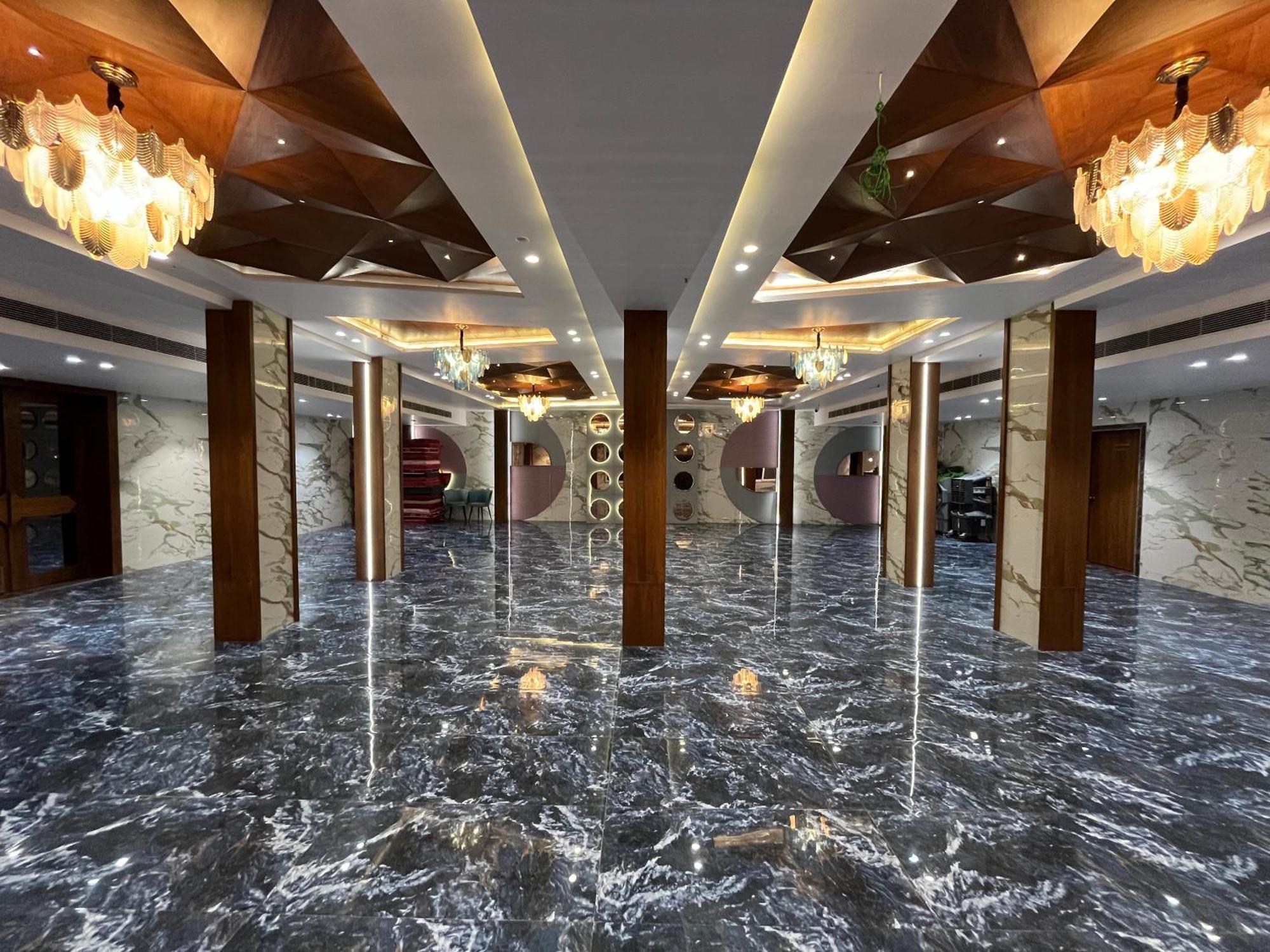 Shree Darshnam Hotel