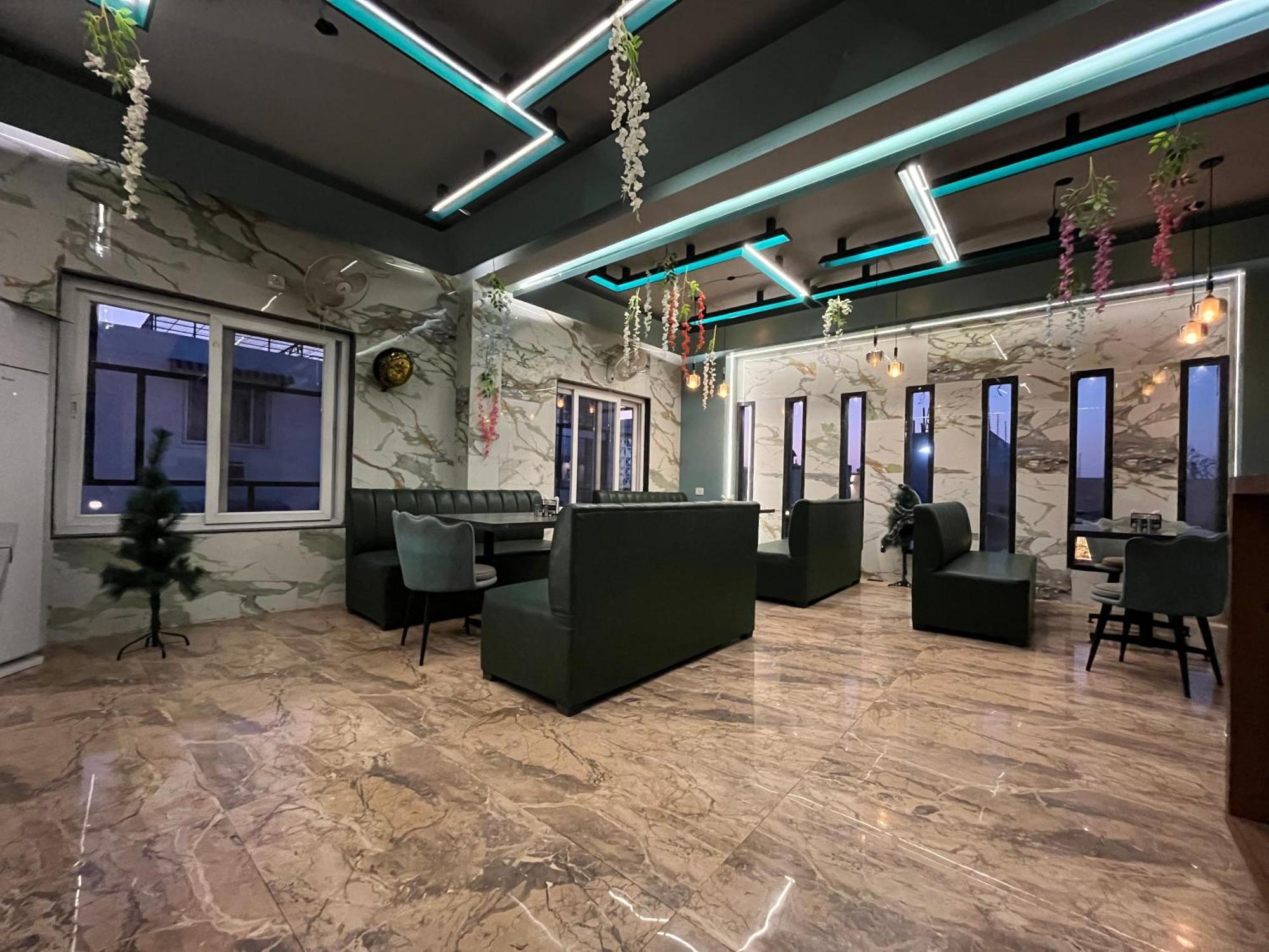 Shree Darshnam Hotel Vrindavan