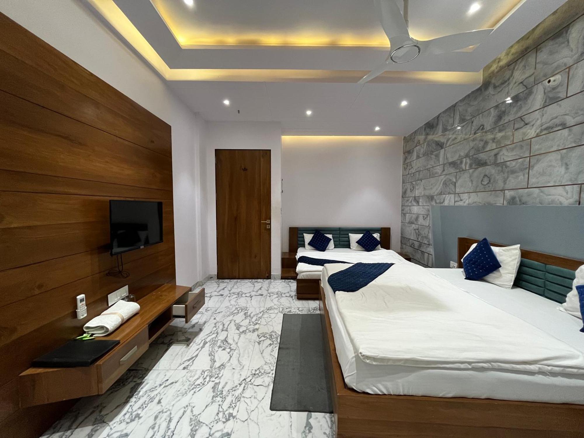 Shree Darshnam Hotel Vrindavan