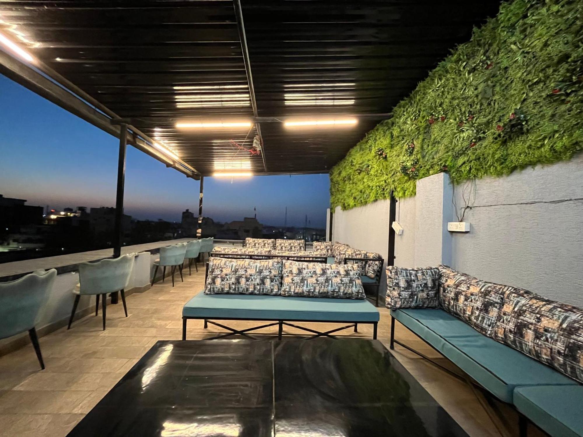Hotel Shree Darshnam Vrindavan