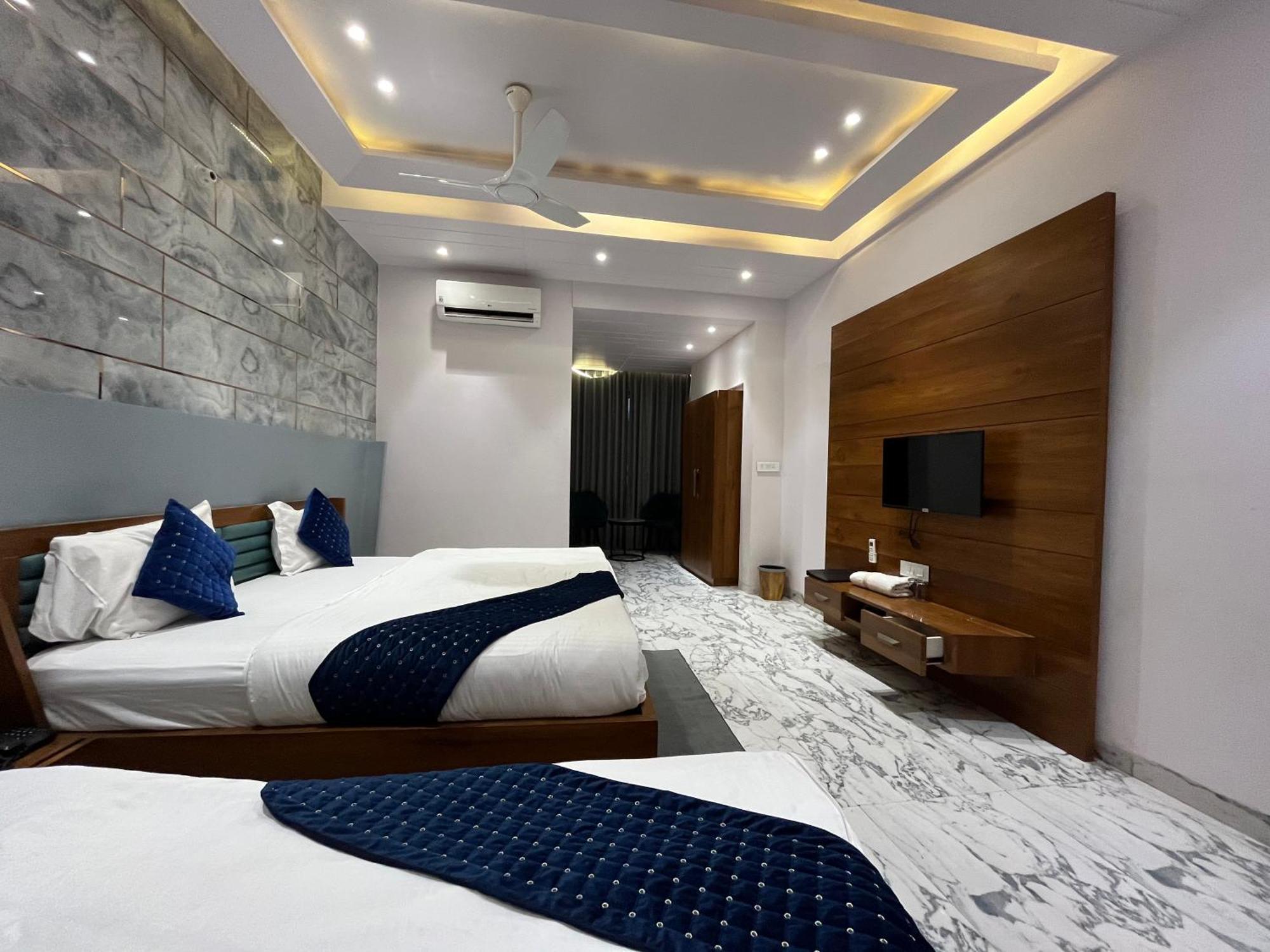 Hotel Shree Darshnam *