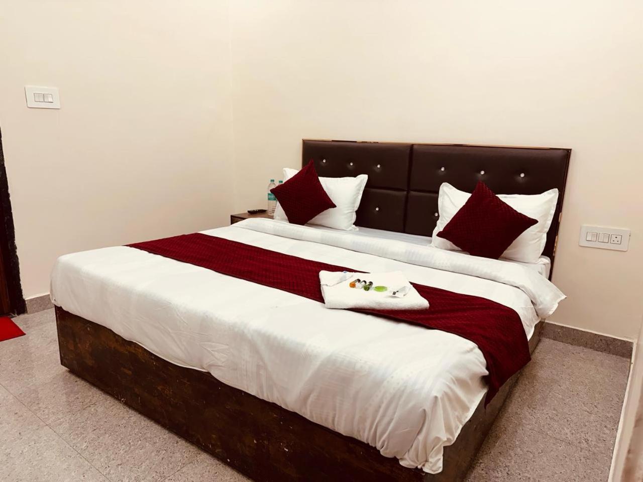Hotel The Lord Krishna Residency Vrindavan