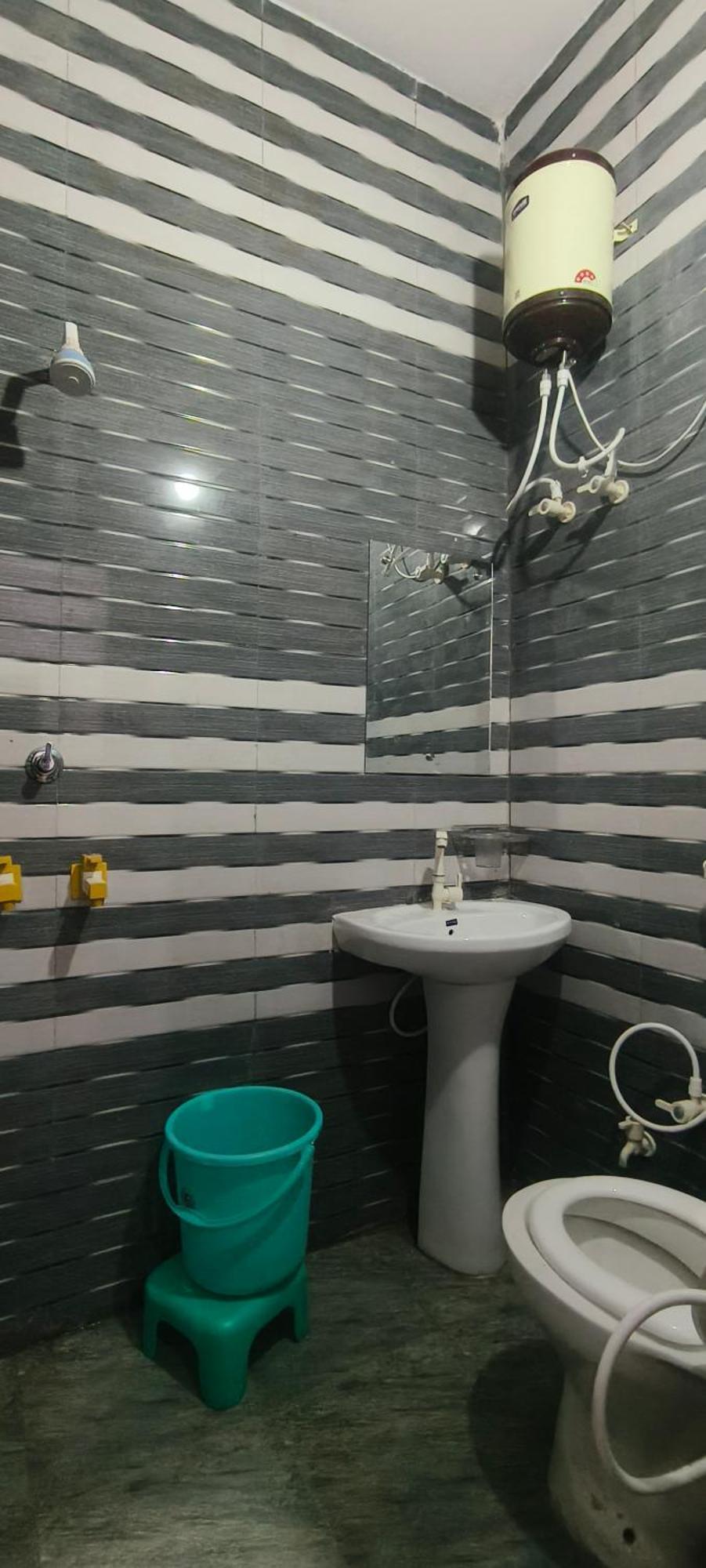 K.d.dham Near Prem Mandir1 Guest house Vrindavan