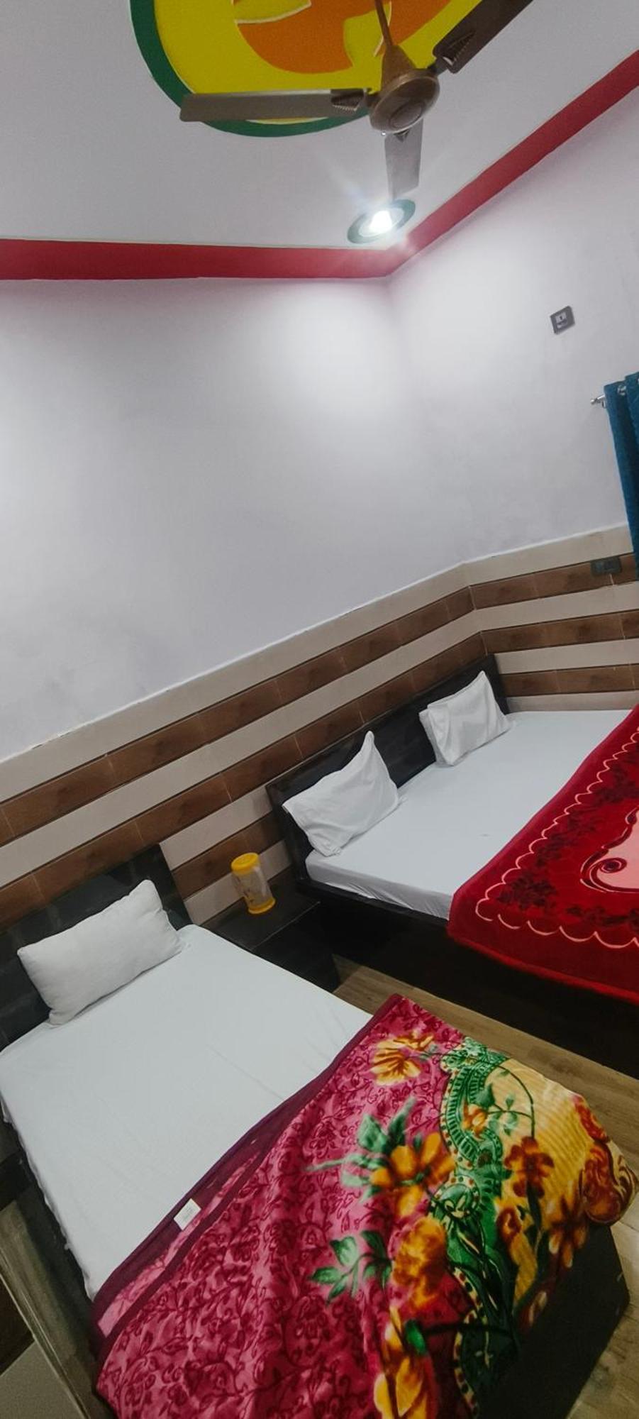 Guest house K.d.dham Near Prem Mandir1 *