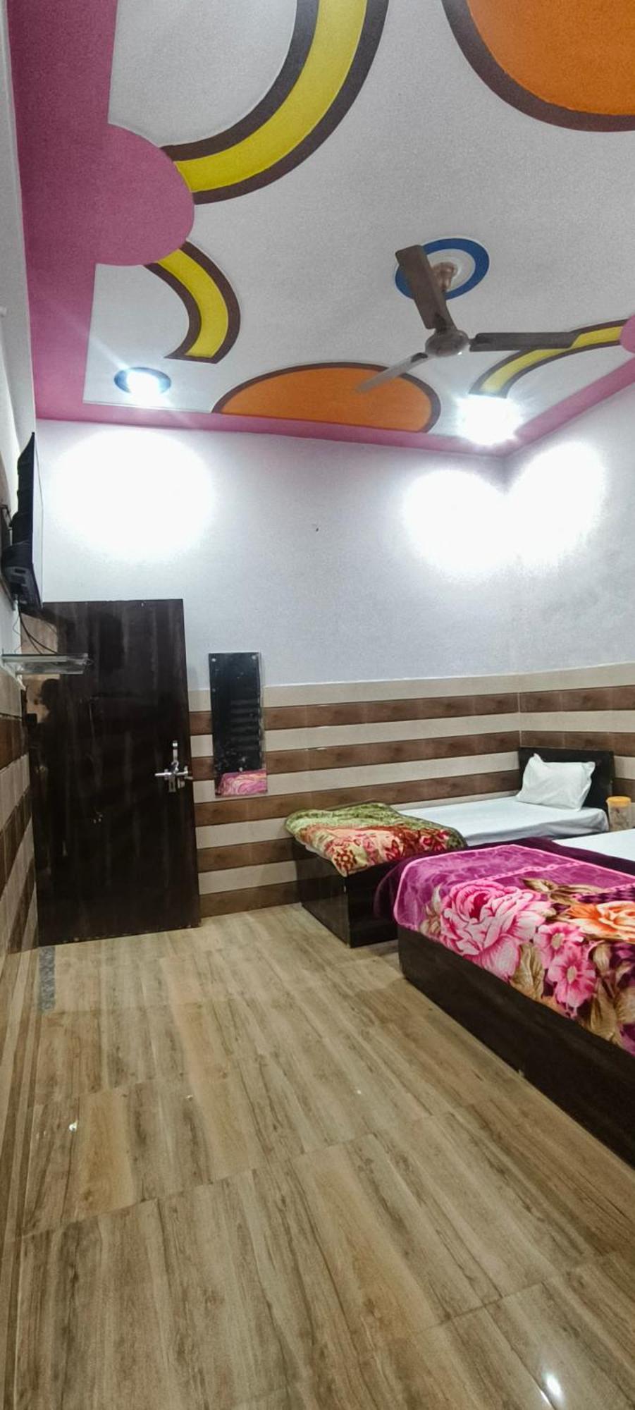 Guest house K.d.dham Near Prem Mandir1