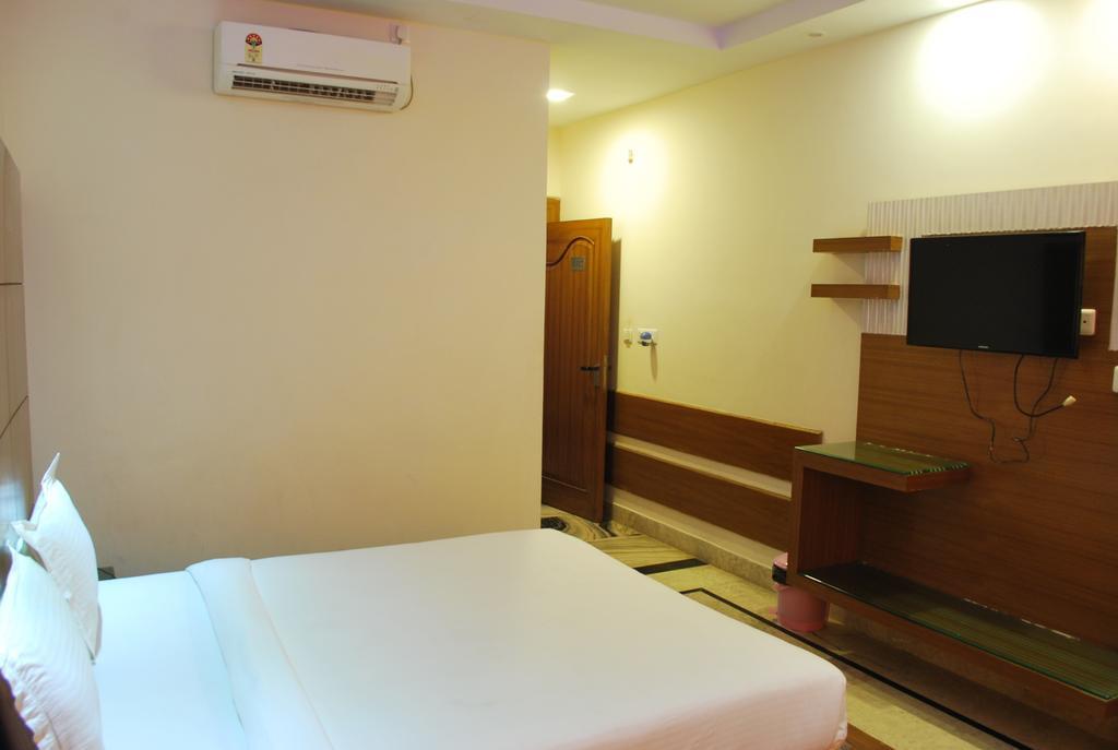 Basera Brij Bhoomi Hotel Vrindavan