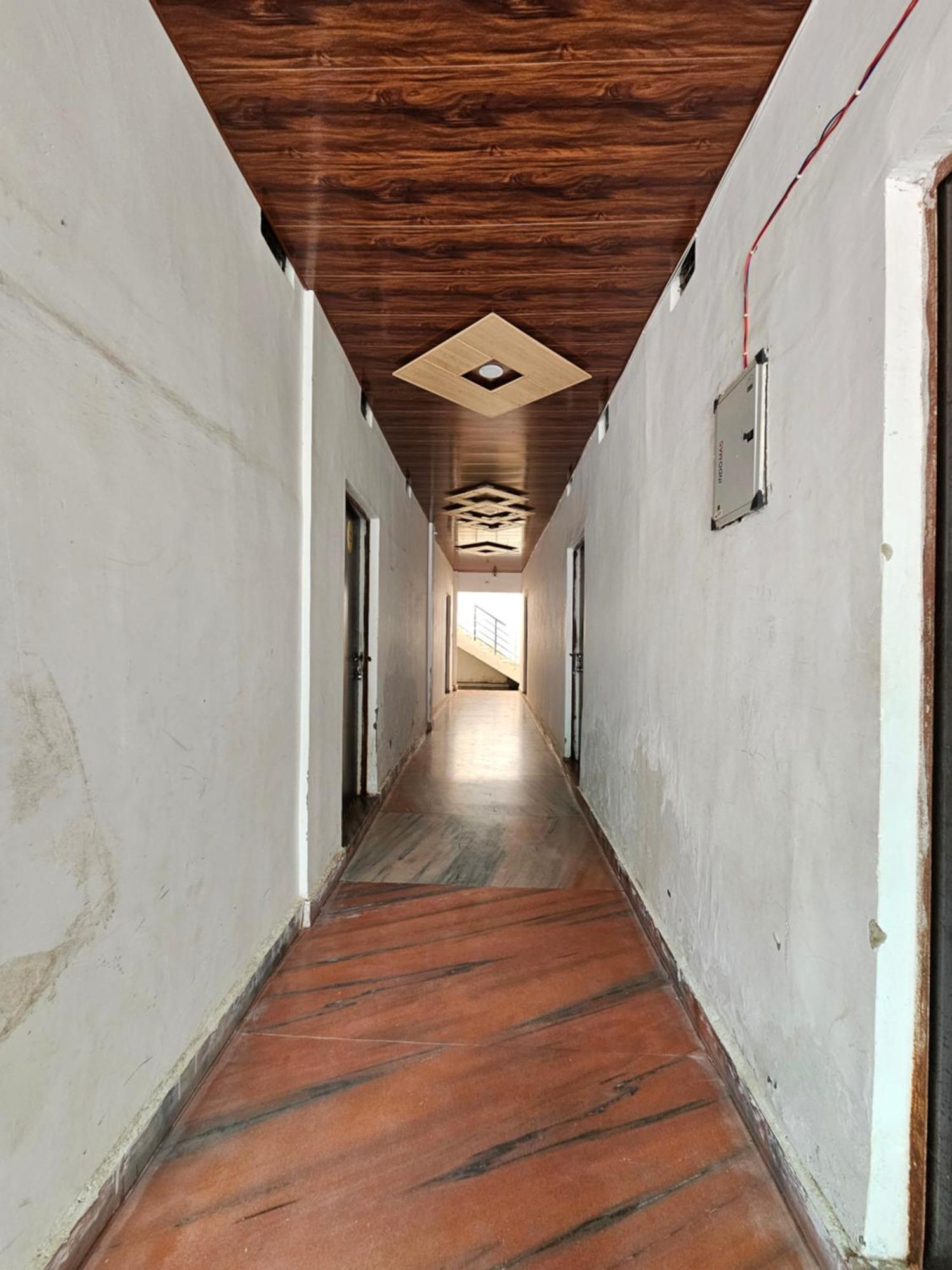 Vrin Guest house *