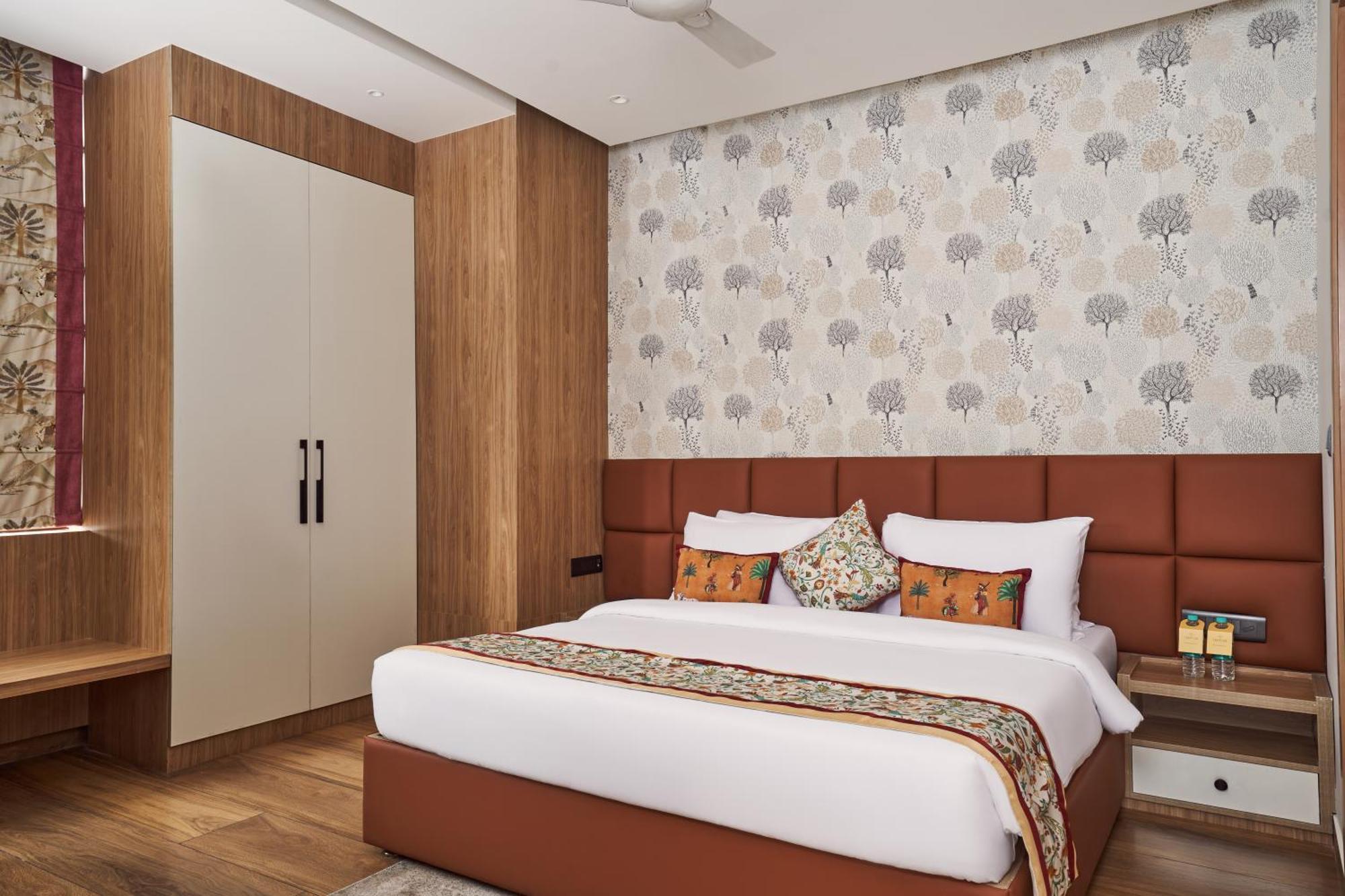 Triptam Hotel *