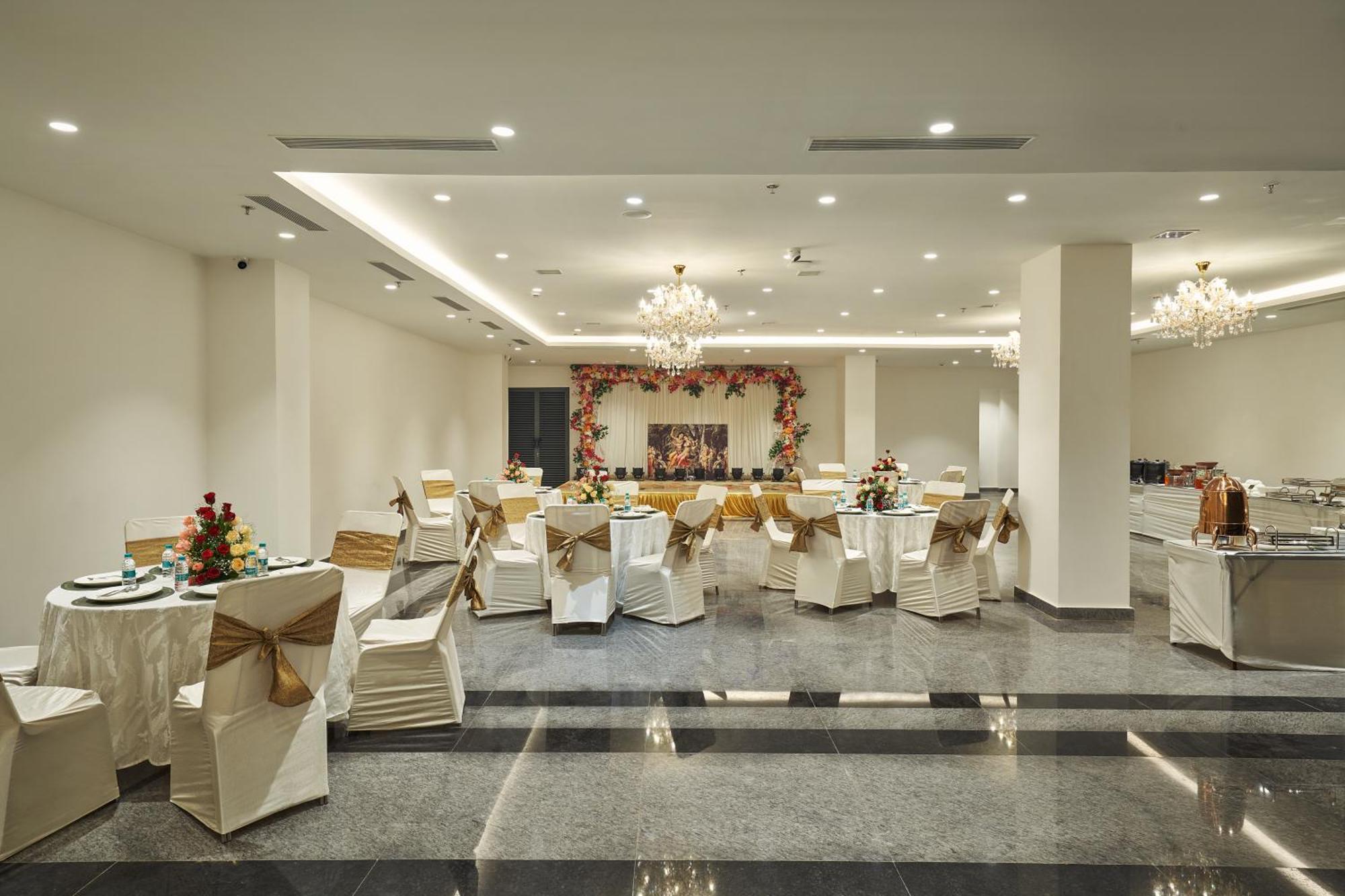 Triptam Hotel *