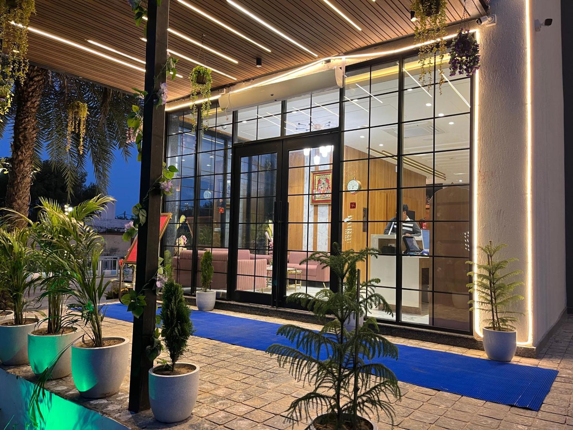 Three Seasons Hotel Vrindavan