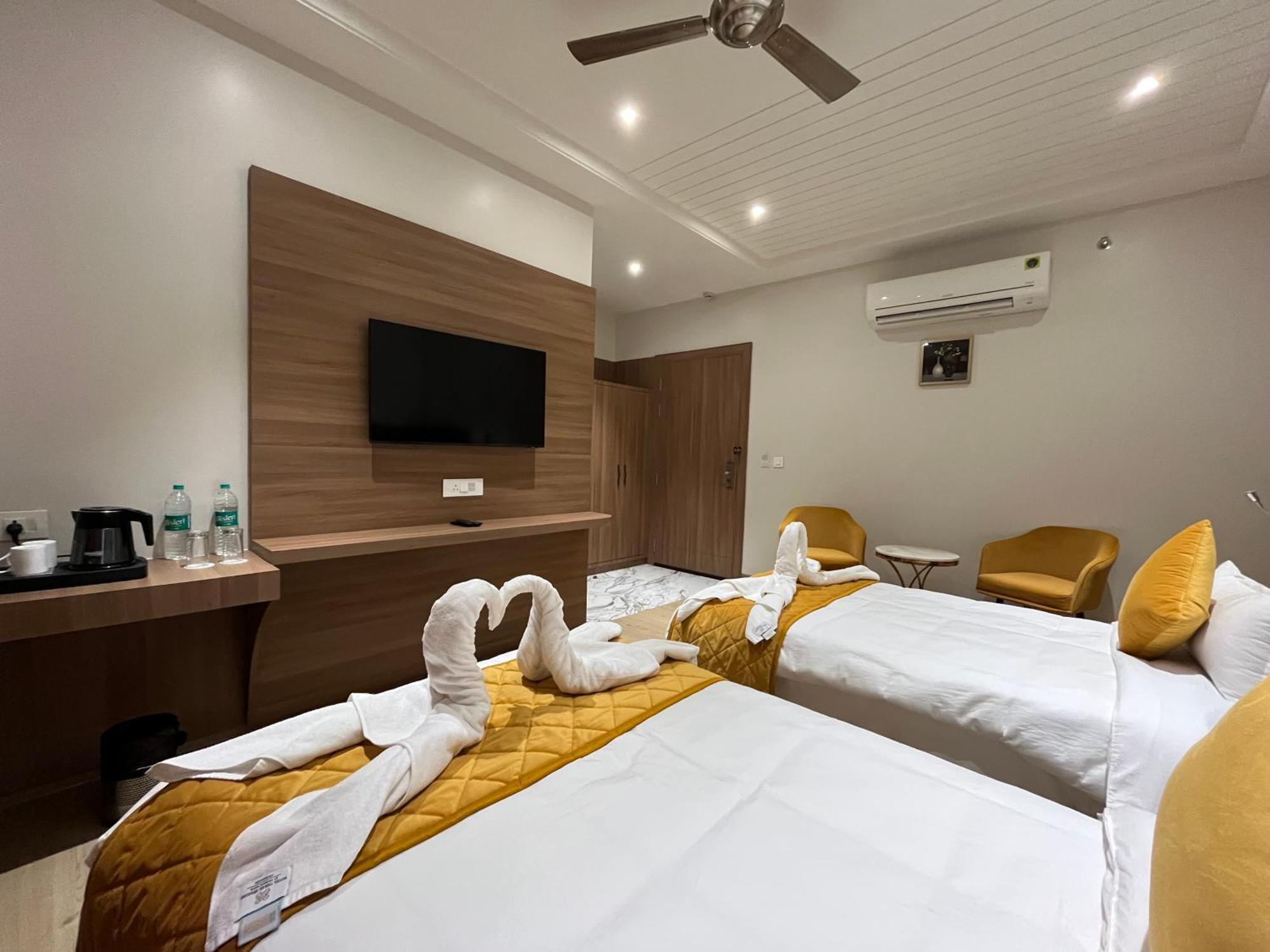 Three Seasons Hotel Vrindavan