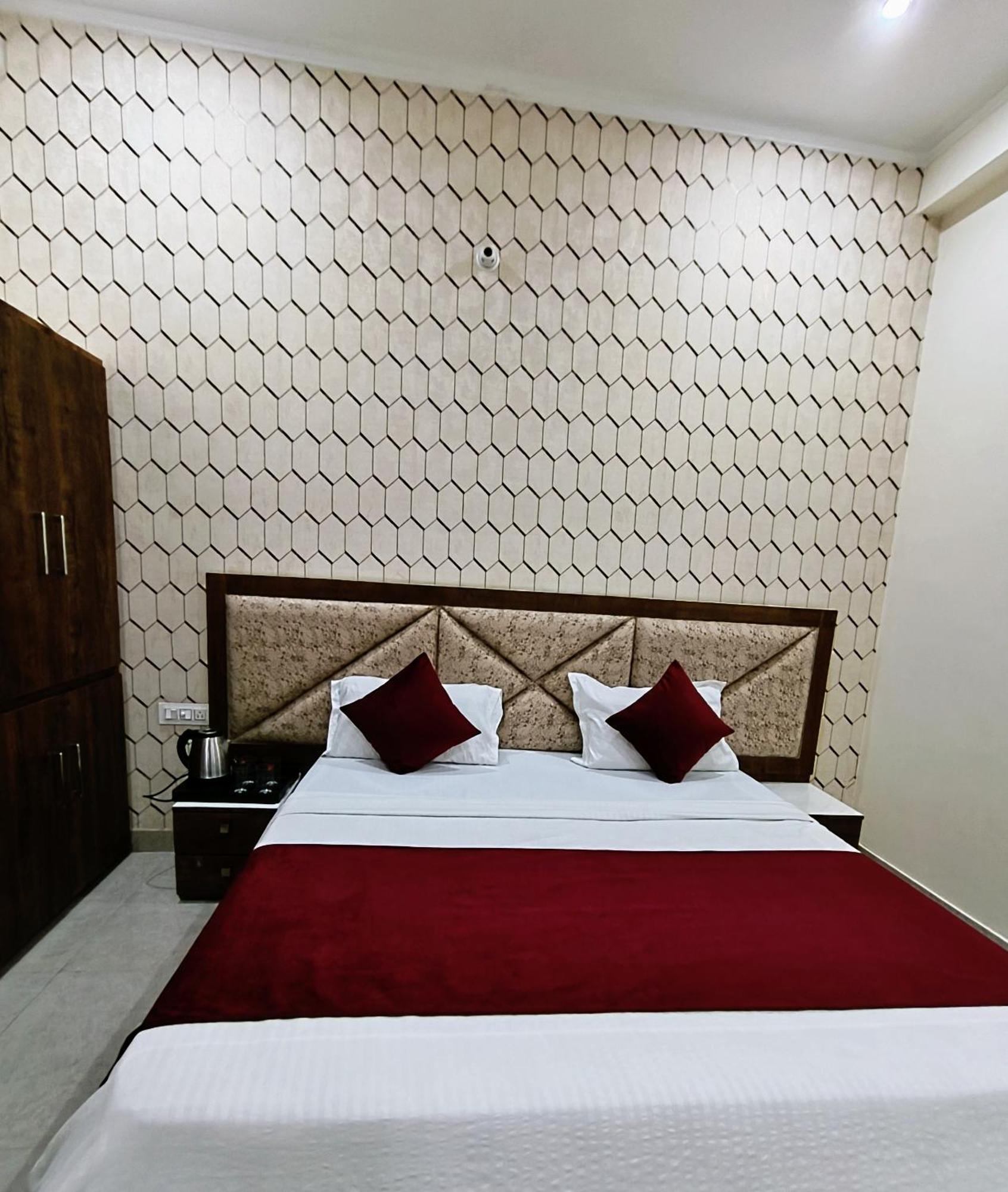 Hare Krishna Ambiance Vbn Hotel Vrindavan