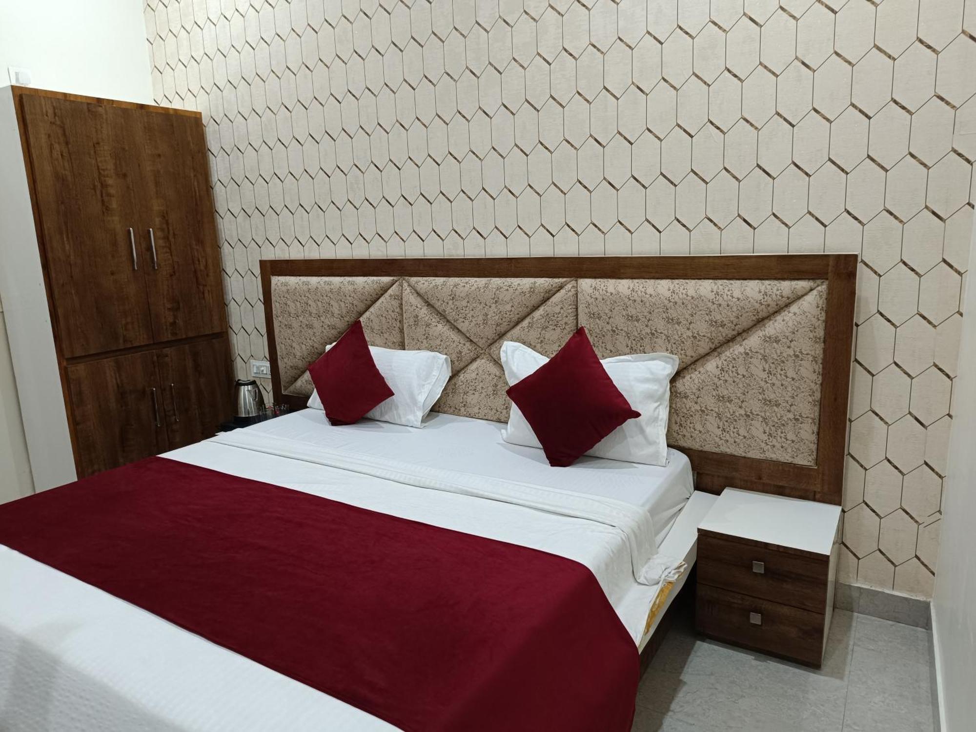 Hare Krishna Ambiance Vbn 3* Vrindavan