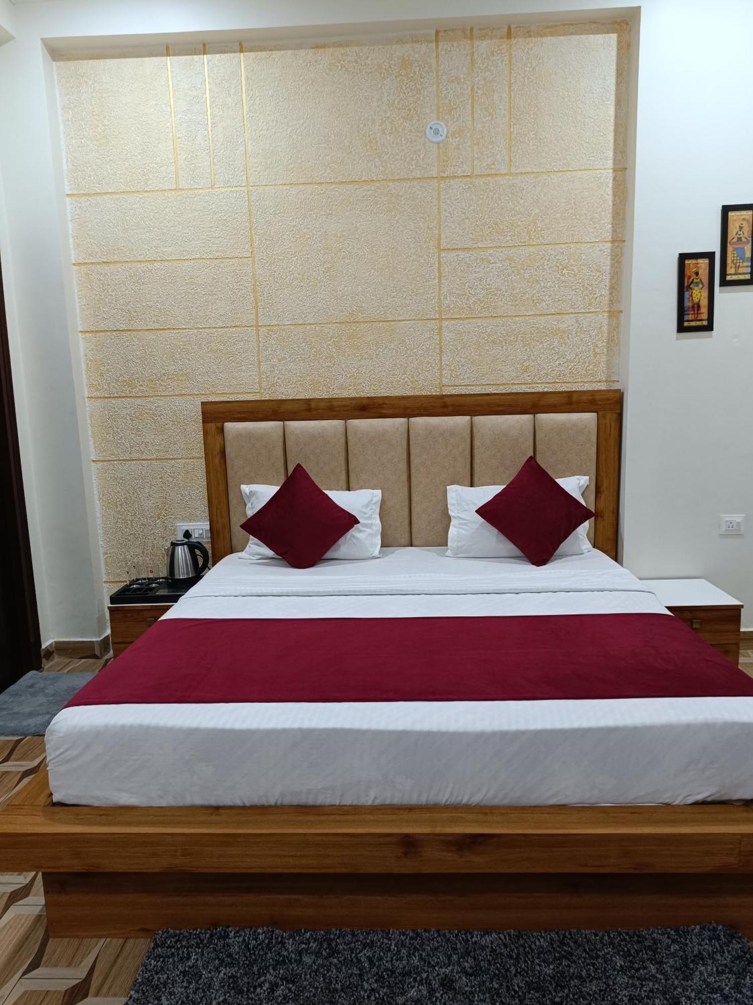 Hotel Hare Krishna Ambiance Vbn 3*
