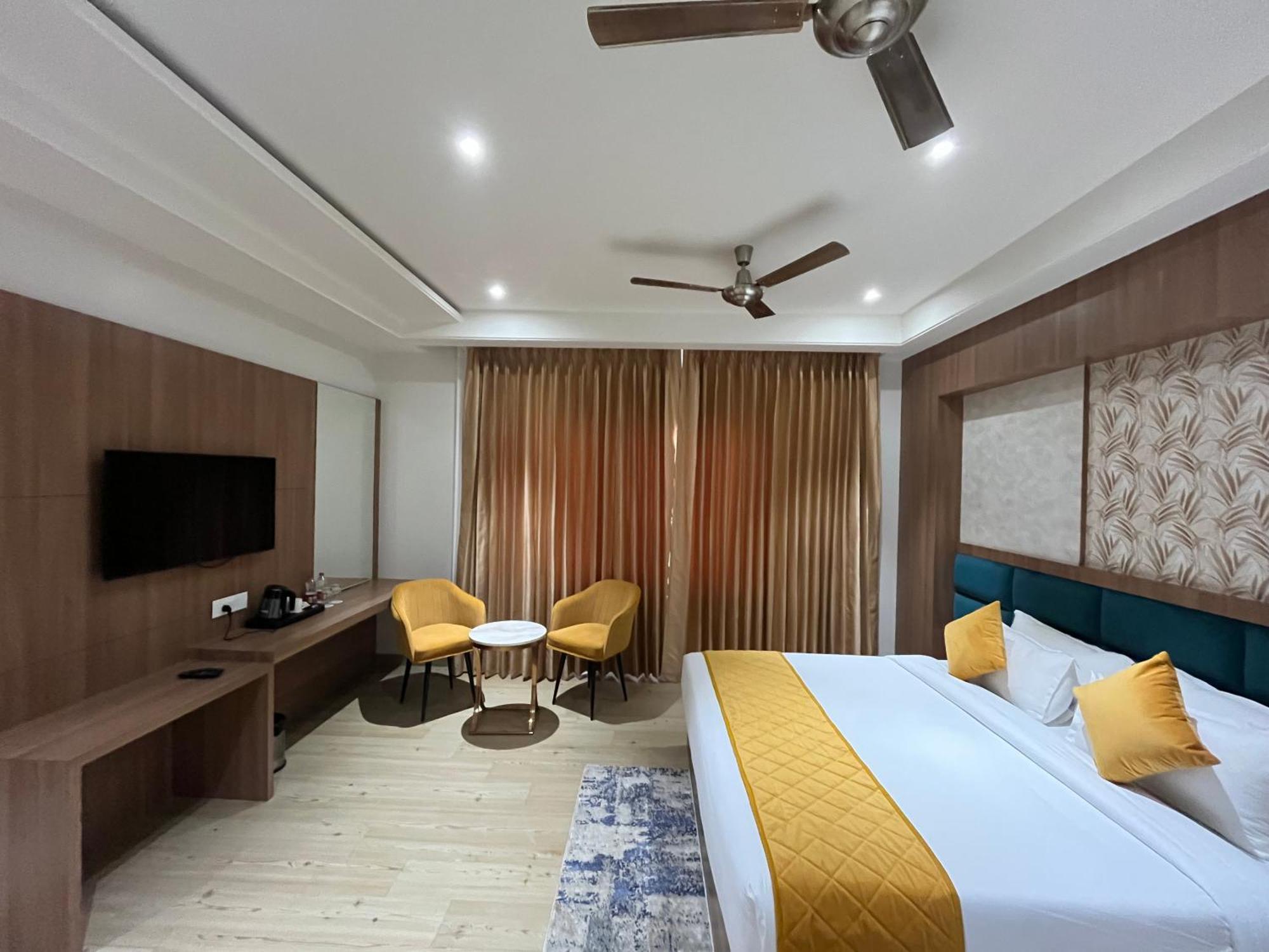 Three Seasons Hotel