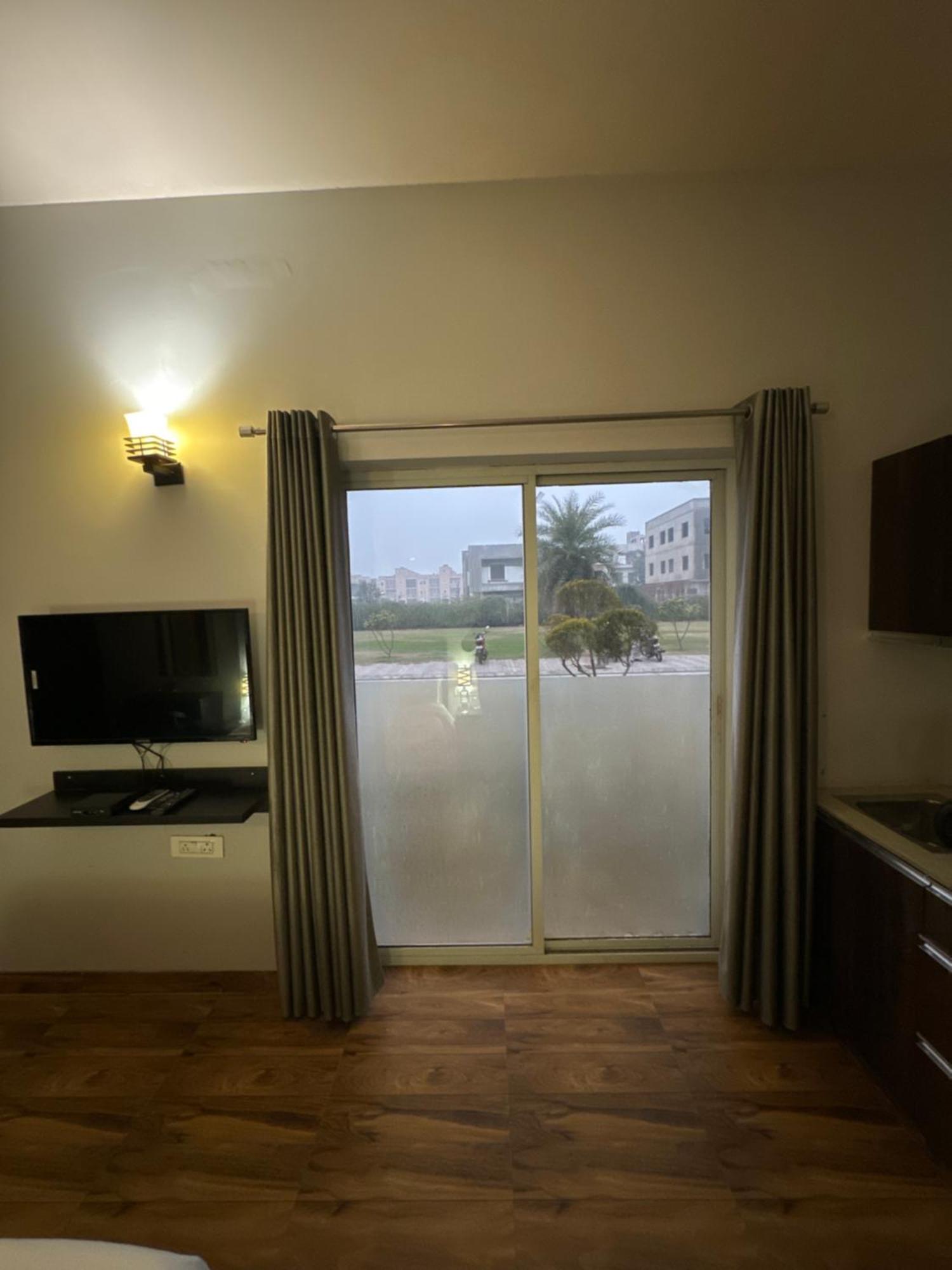 Hotel Pearl At Omaxe Eternity Vrindavan