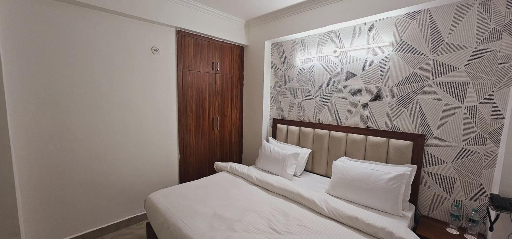 The Grand Nd Resort- Kanha Tulsi Heights Behind Prem Mandir Hotel Vrindavan