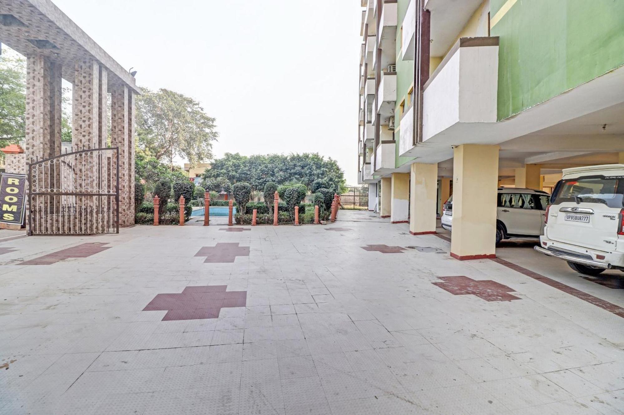 Hotel Flagship Ag Yamuna Palace 3*