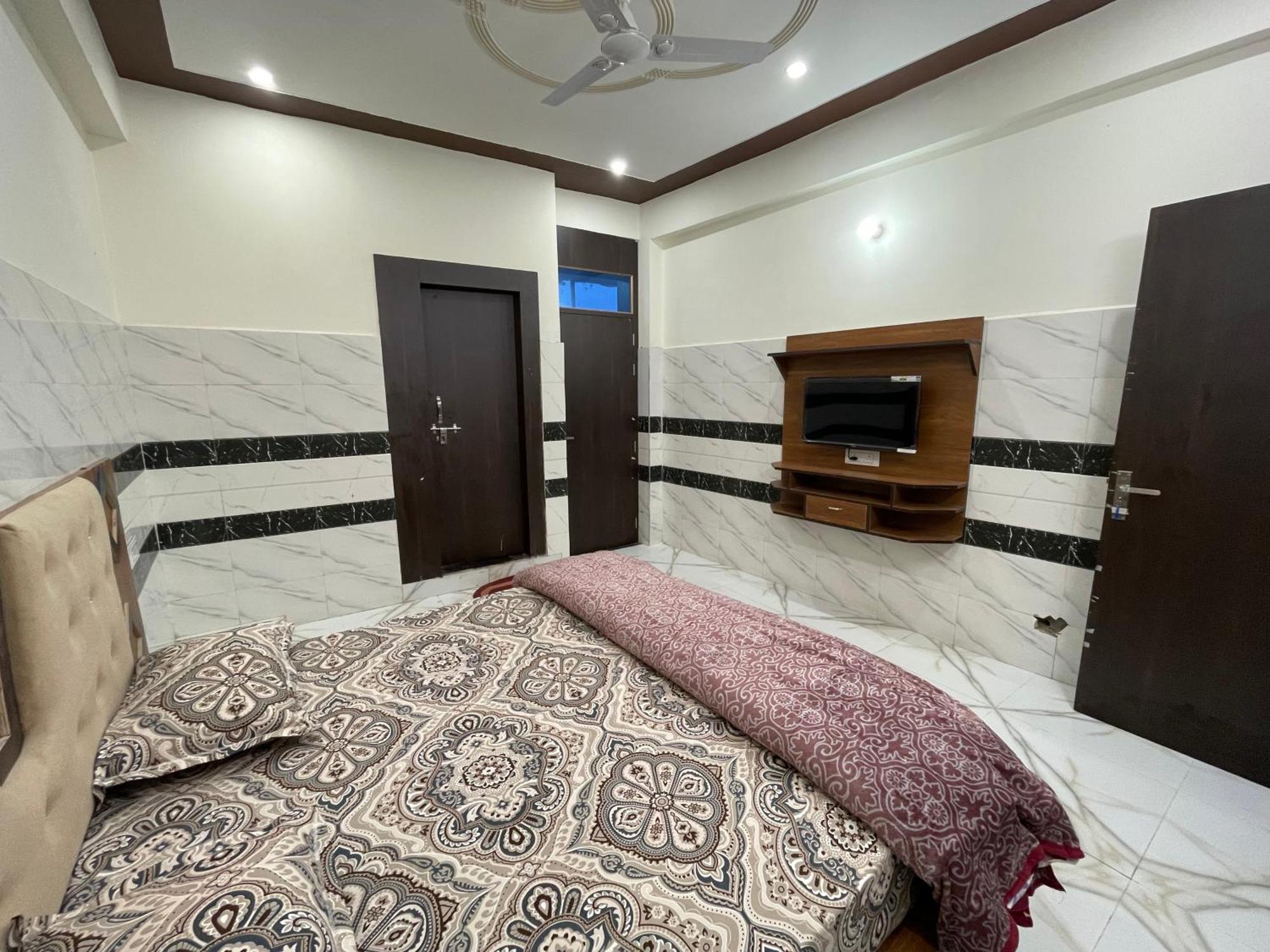 Gayatri Dham 3* Vrindavan