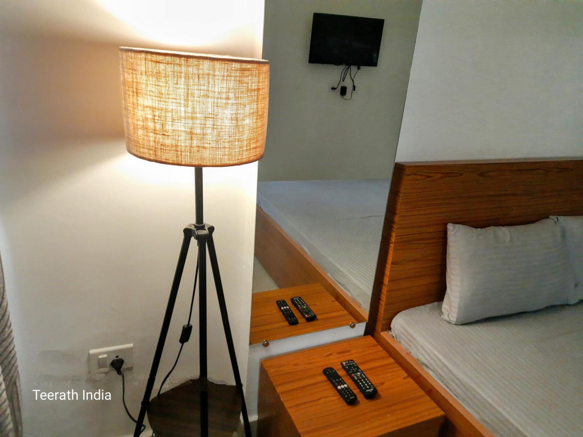 Teerath India - Spacious 1bhk Near Prem Mandir Apartment Vrindavan