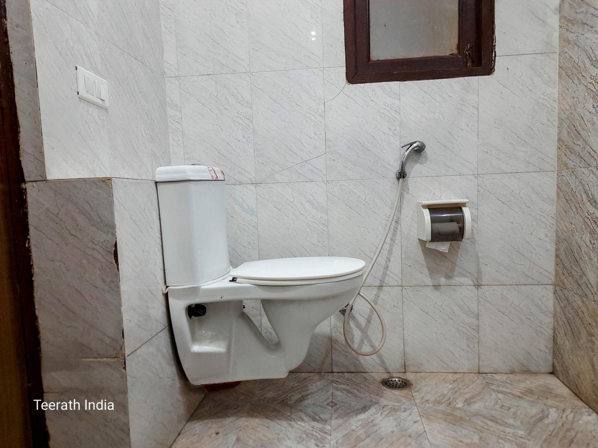 Teerath India - Spacious 1bhk Near Prem Mandir Apartment Vrindavan