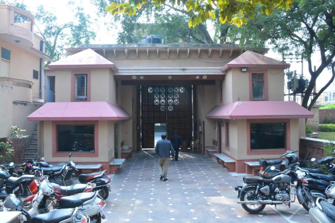 Ananda Krishna Hotel