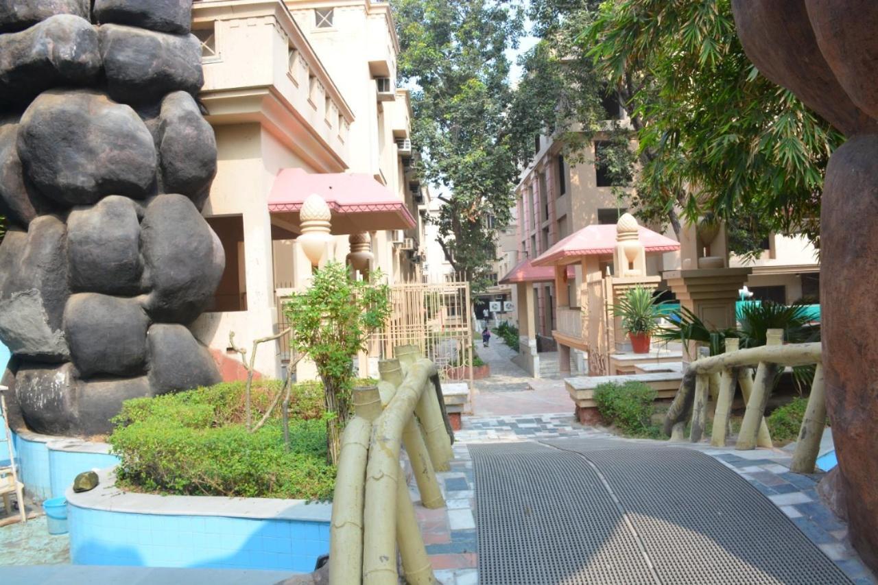 Ananda Krishna Hotel