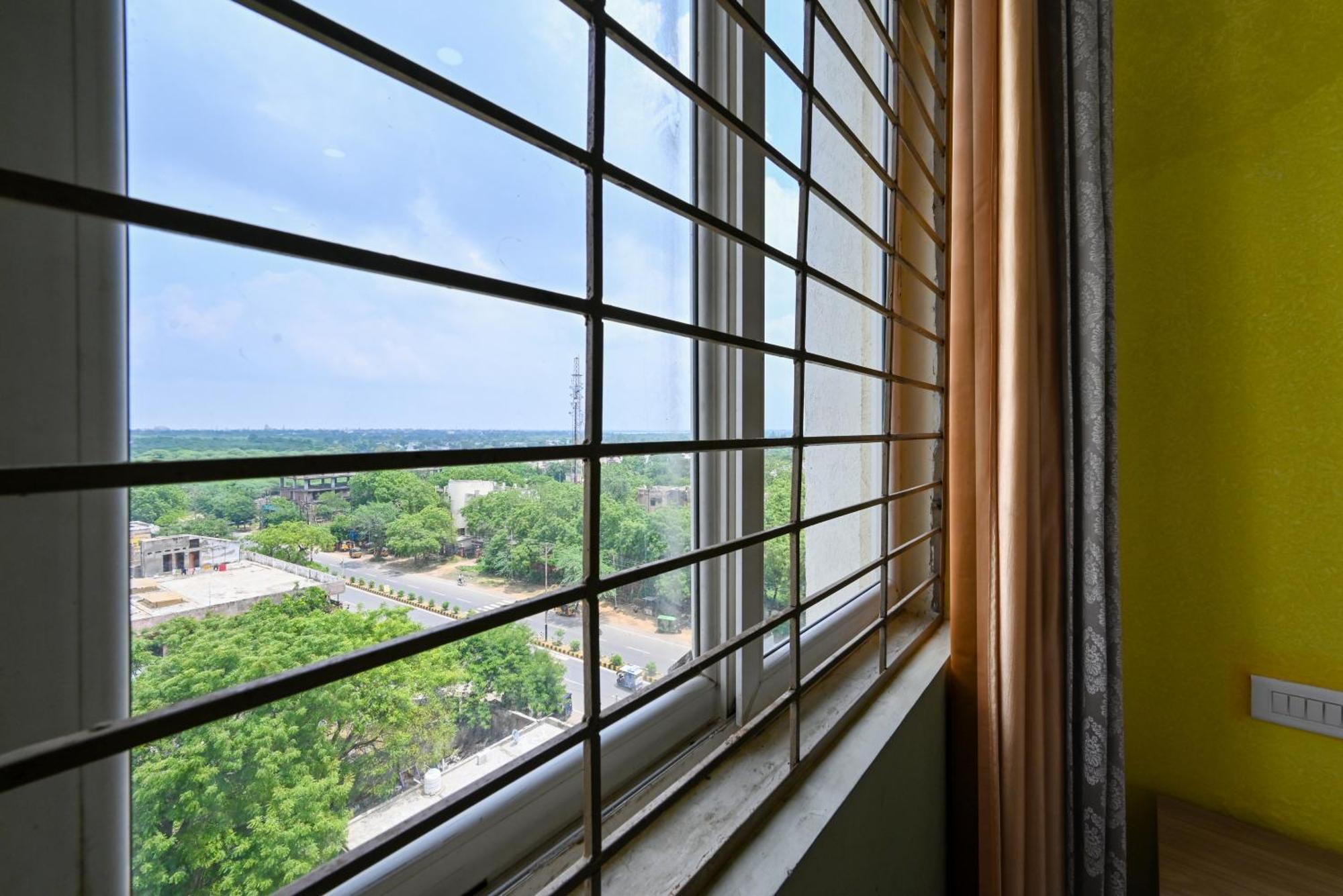 Hotel Sks Grand Palace-vrindavan 4*
