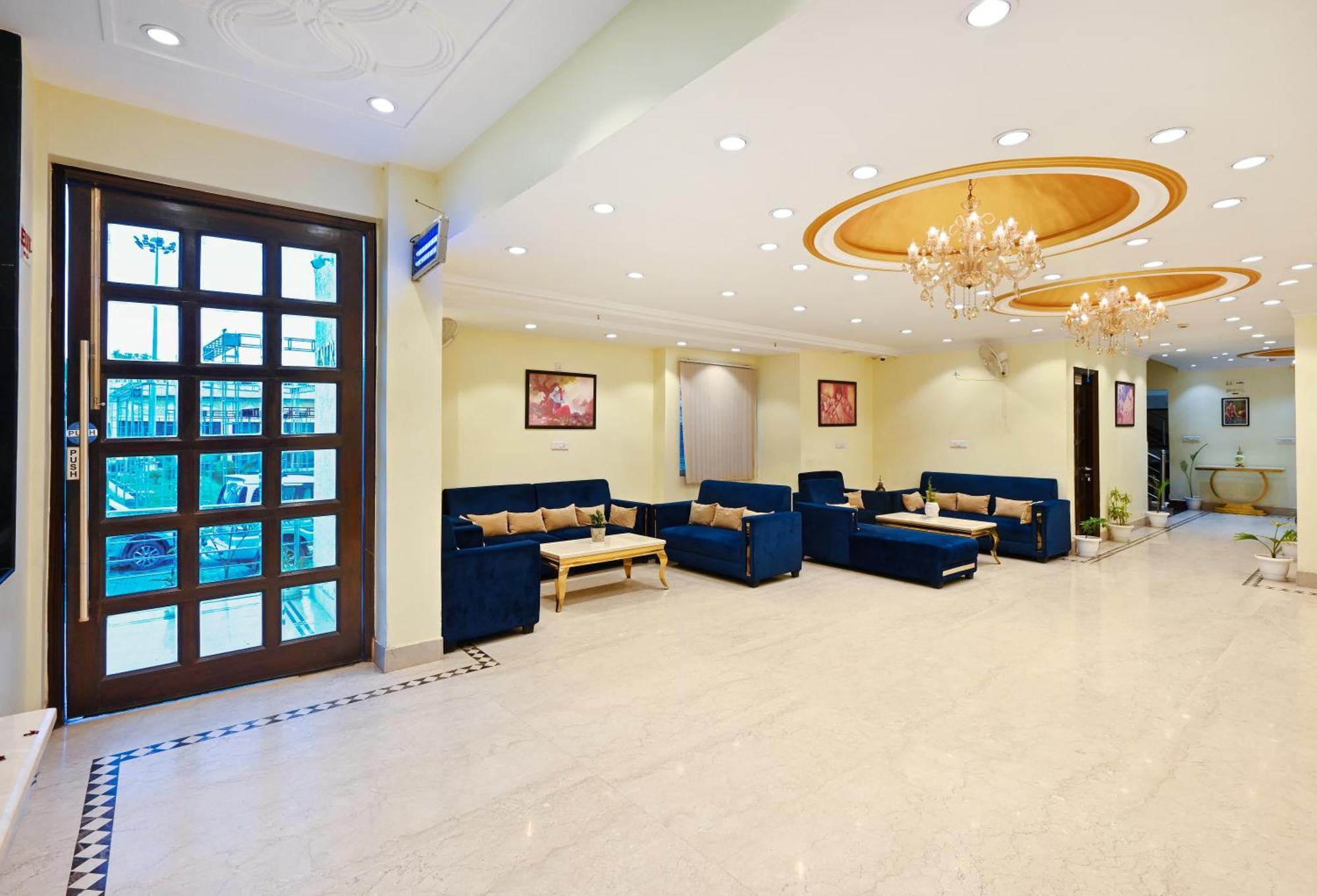 Hotel Sks Grand Palace-vrindavan 4*