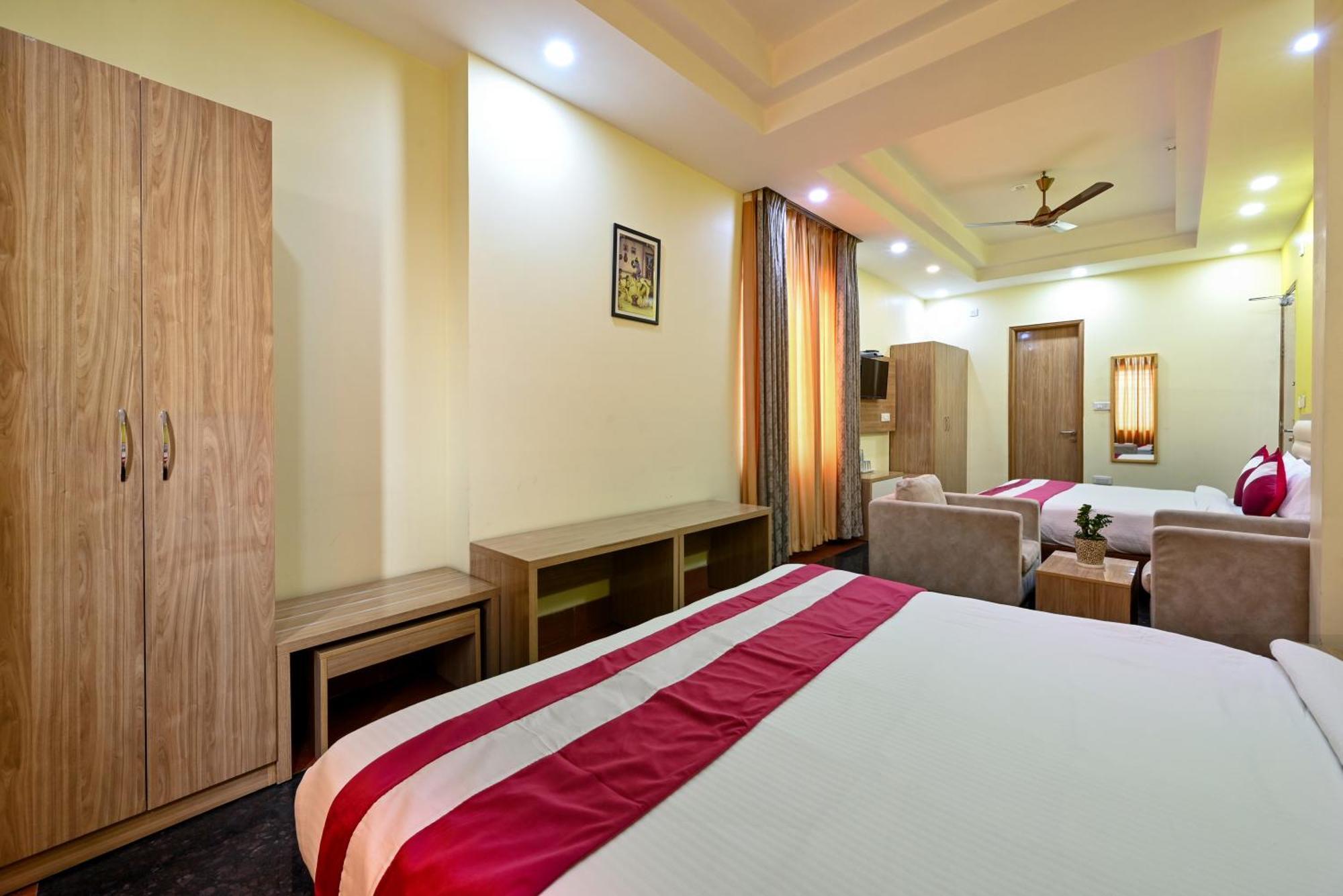 Sks Grand Palace-vrindavan 4*