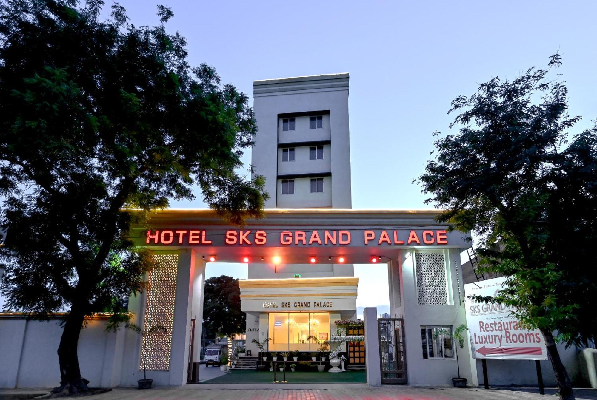 Sks Grand Palace-vrindavan Hotel 4*