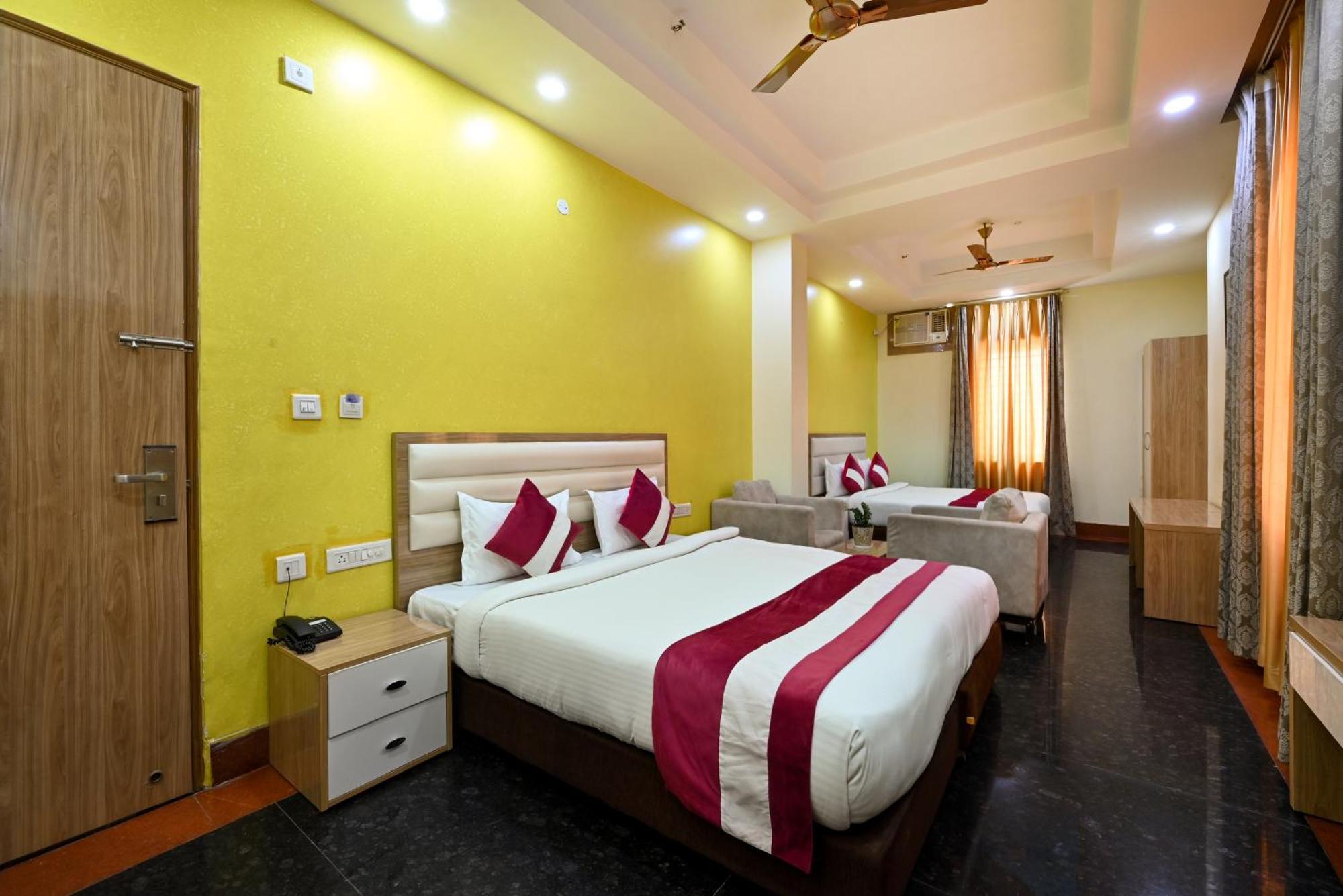 Sks Grand Palace-vrindavan 4*