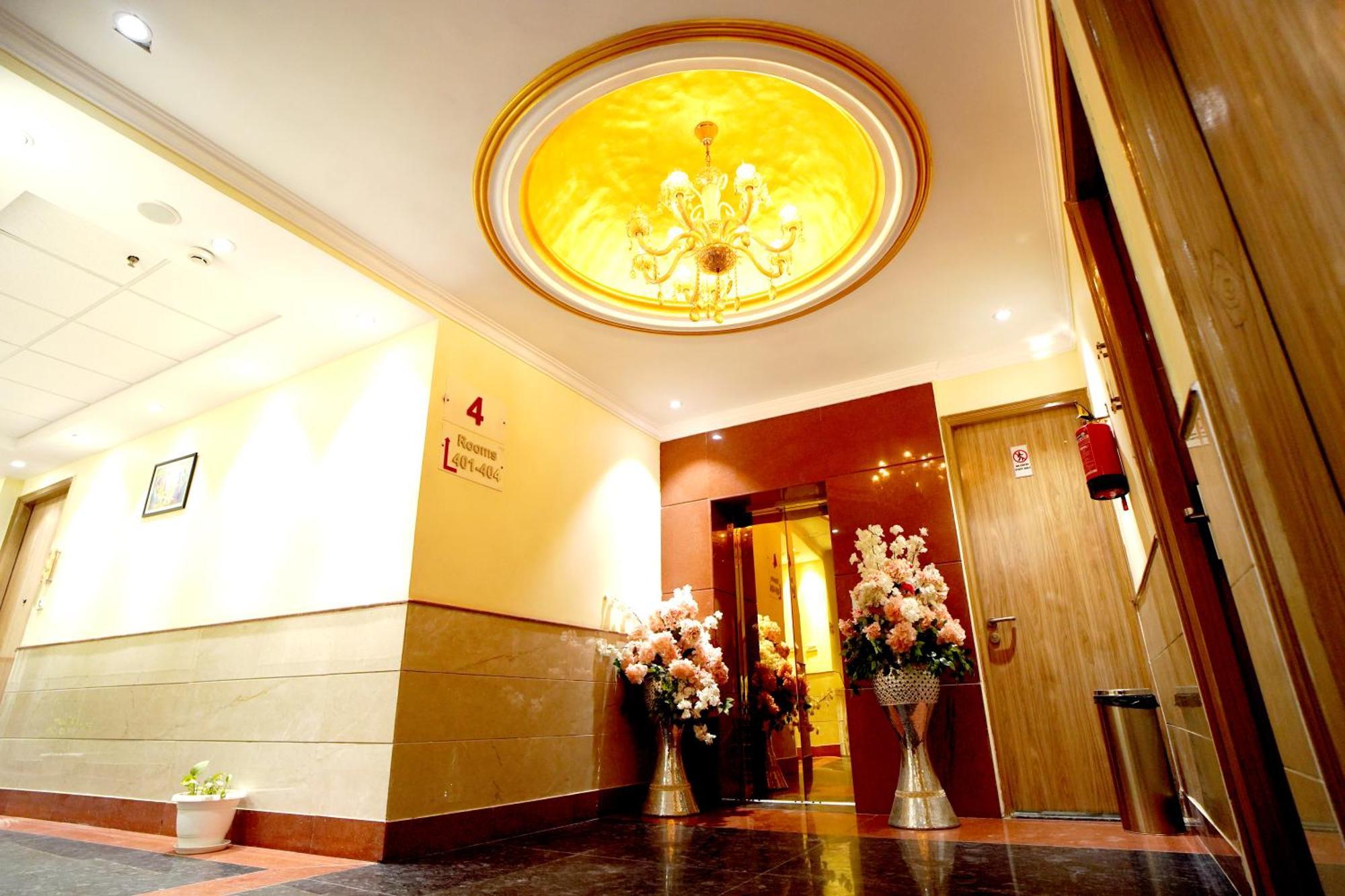Sks Grand Palace-vrindavan 4* Vrindavan