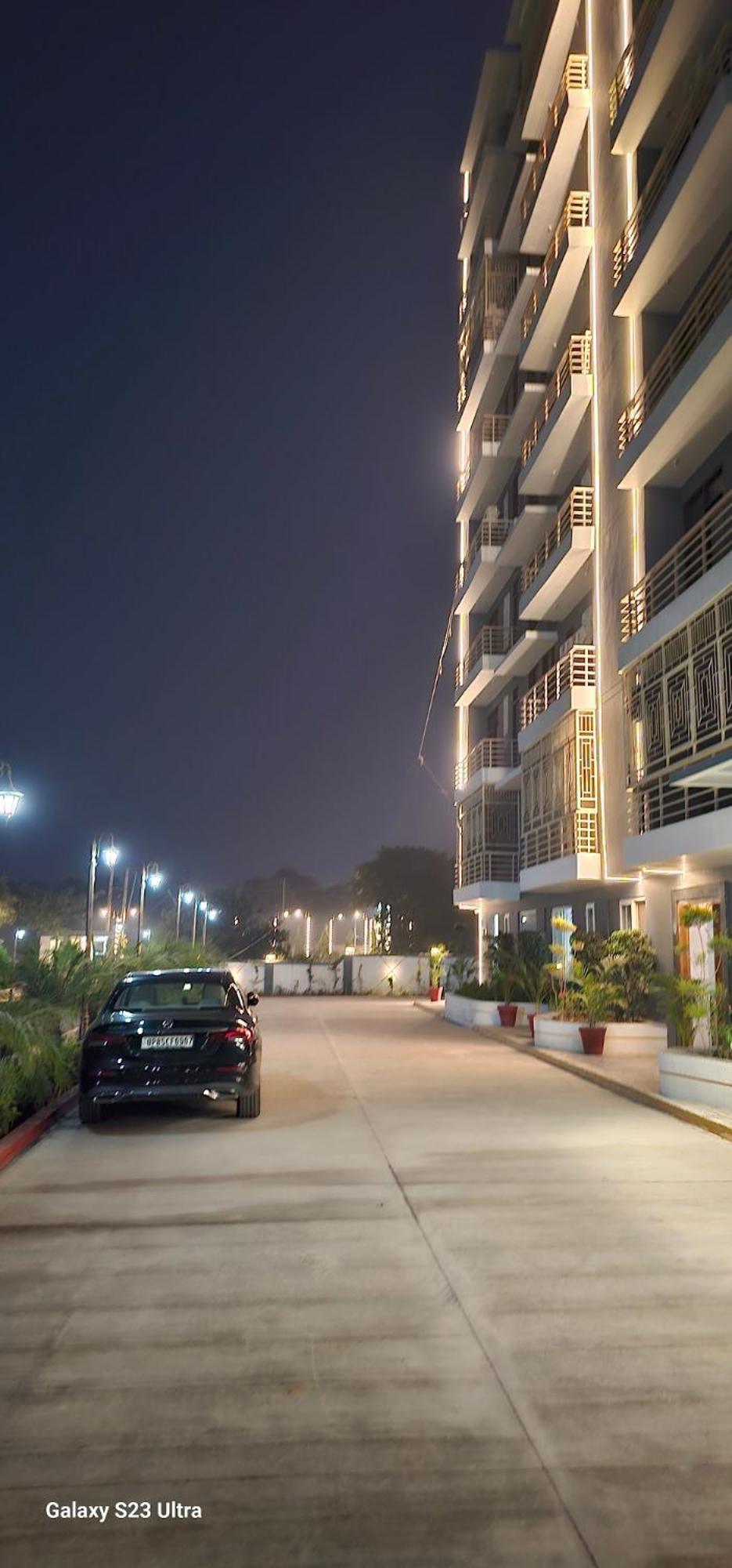 Hotel The Grand Nd Resort- Kanha Tulsi Heights Behind Prem Mandir
