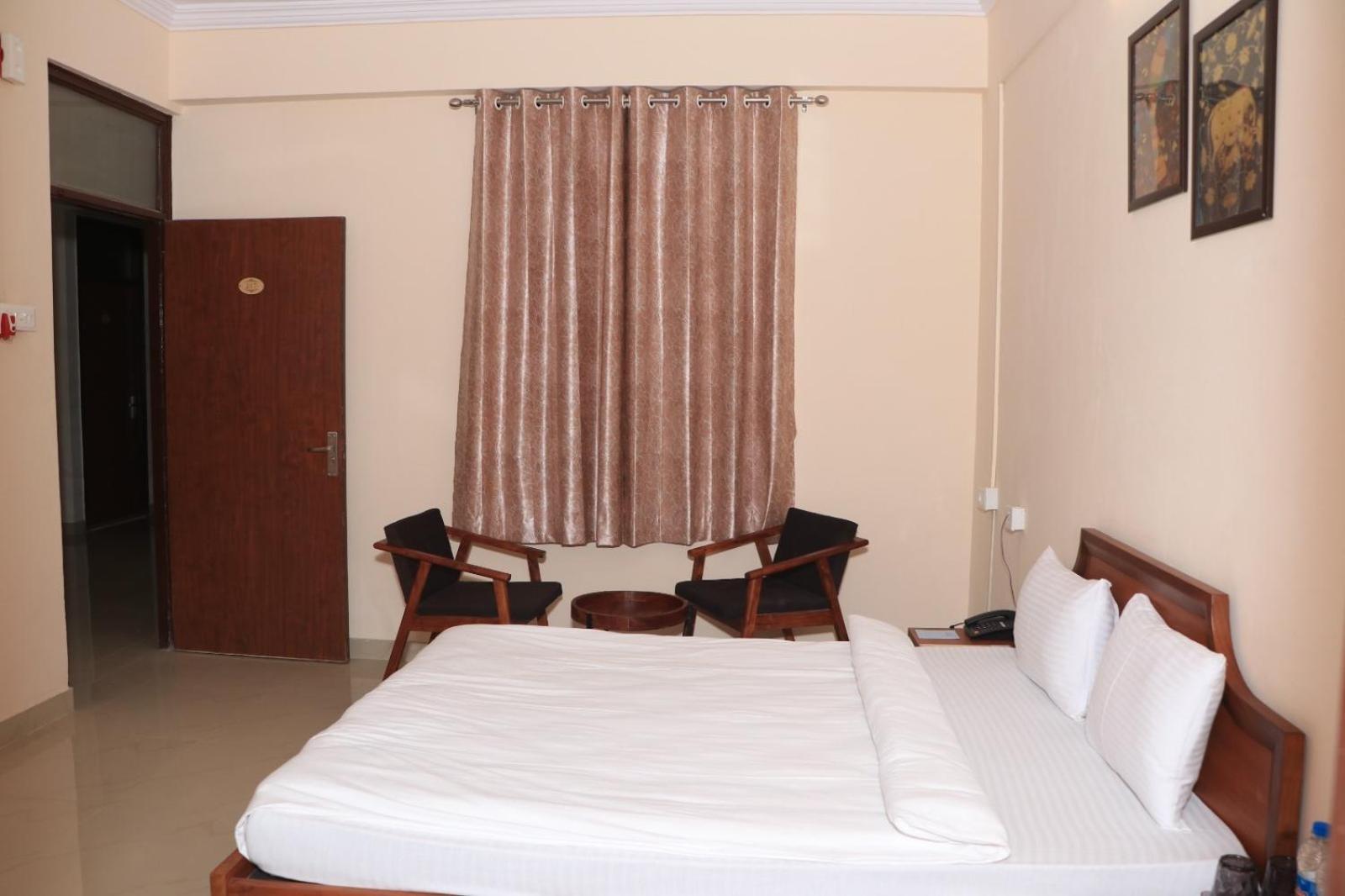 Hotel Dwarka Kunj