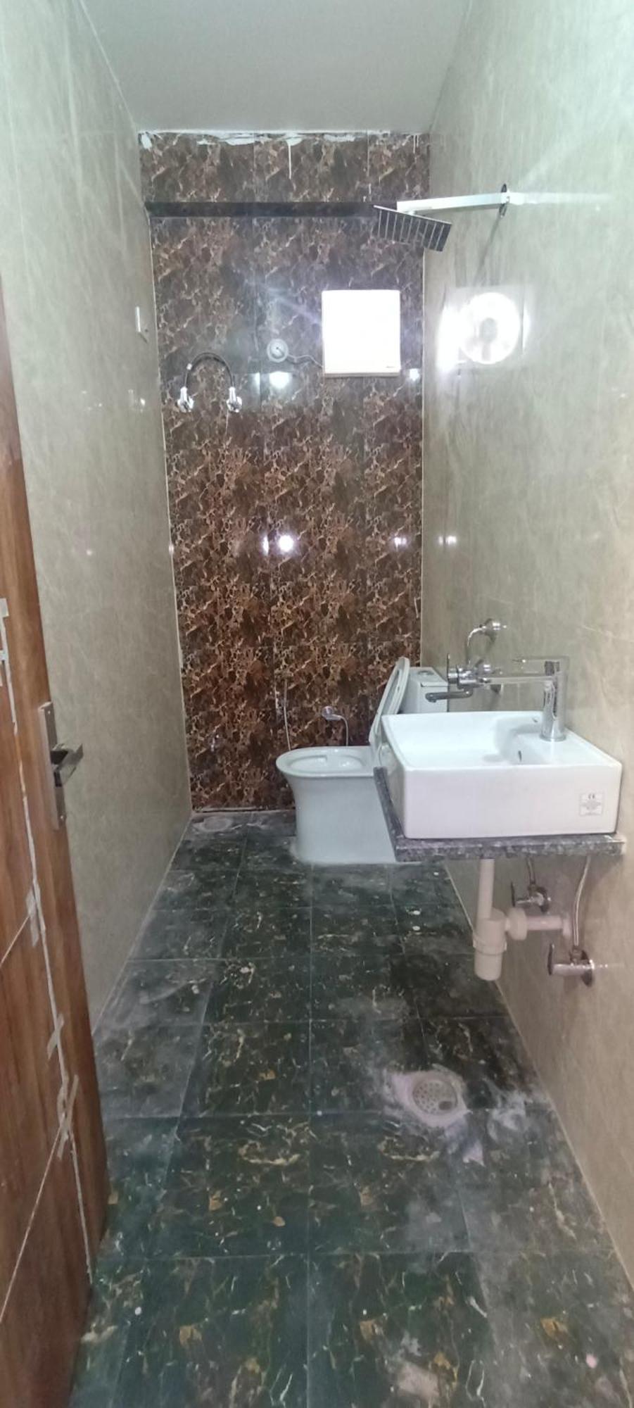 Devi Residency - Near Prem Mandir Bankey Bihari Guest house Vrindavan