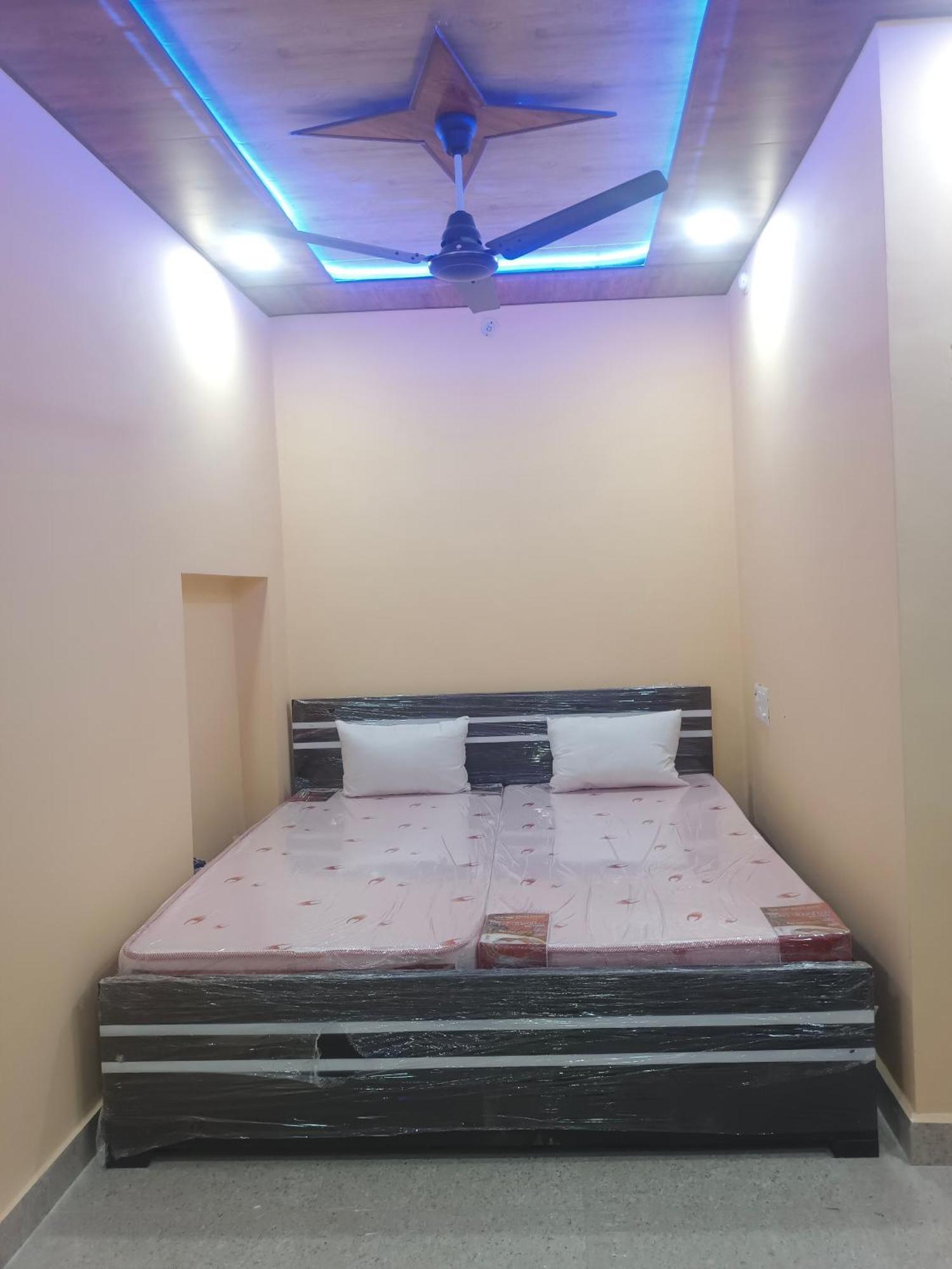 Guest house Shri Krishanmohini Vrindavan
