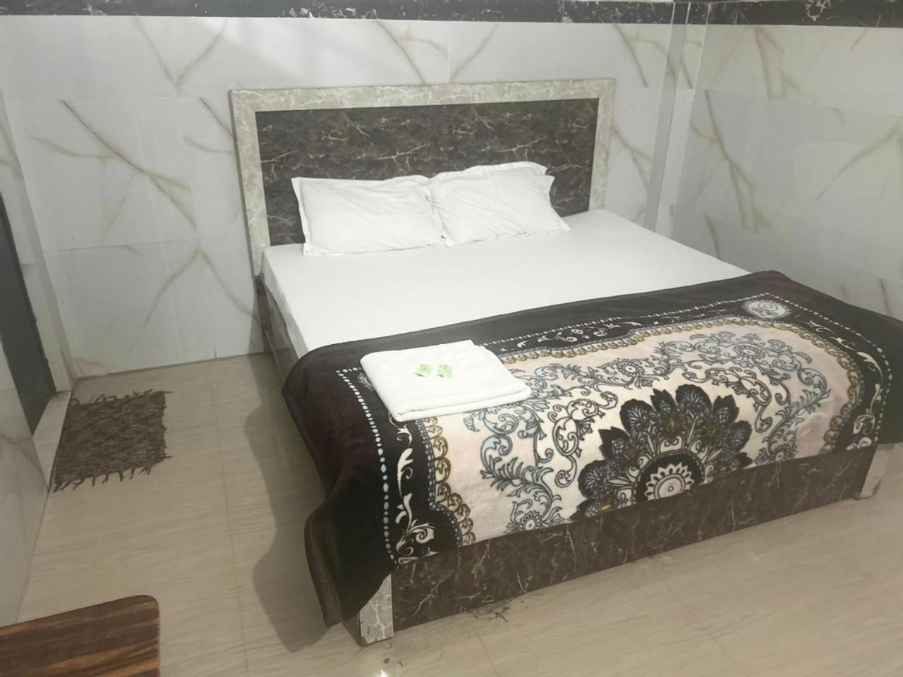 Guest house Gopesh Dham Vrindavan