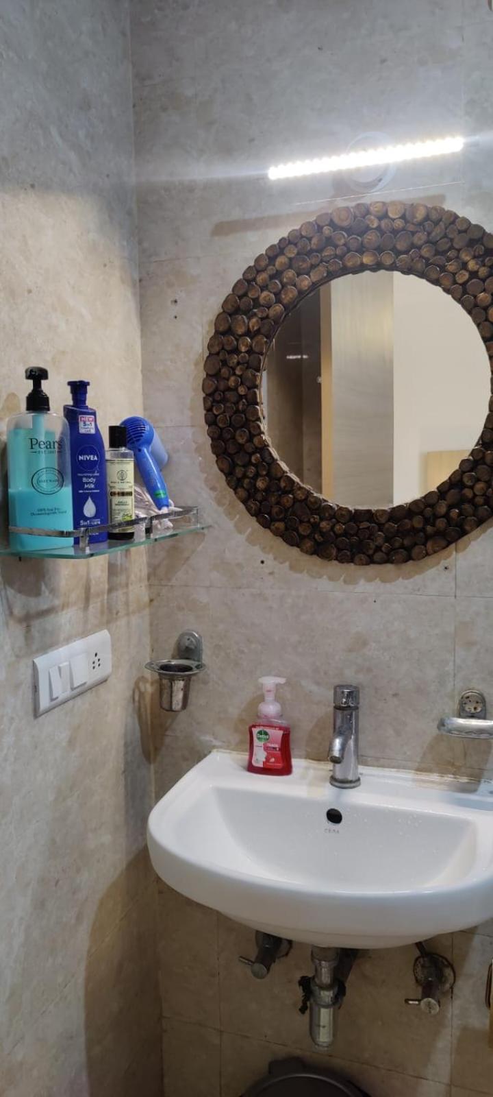 Apartment Hari Priya House The Divine