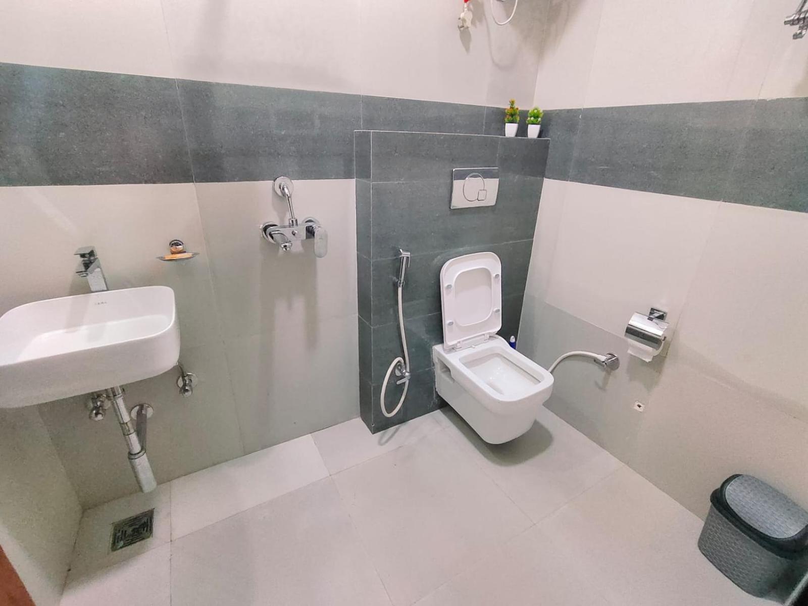 Apartment Radha Madhavam Near Iskcon Temple & Prem Mandir *