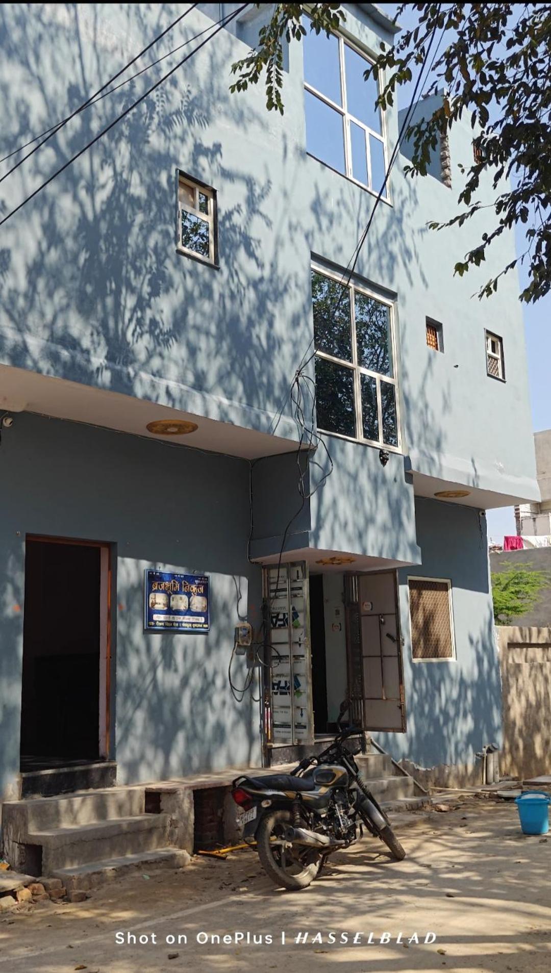 Braj Bhumi Nikunj 2 Guest house *