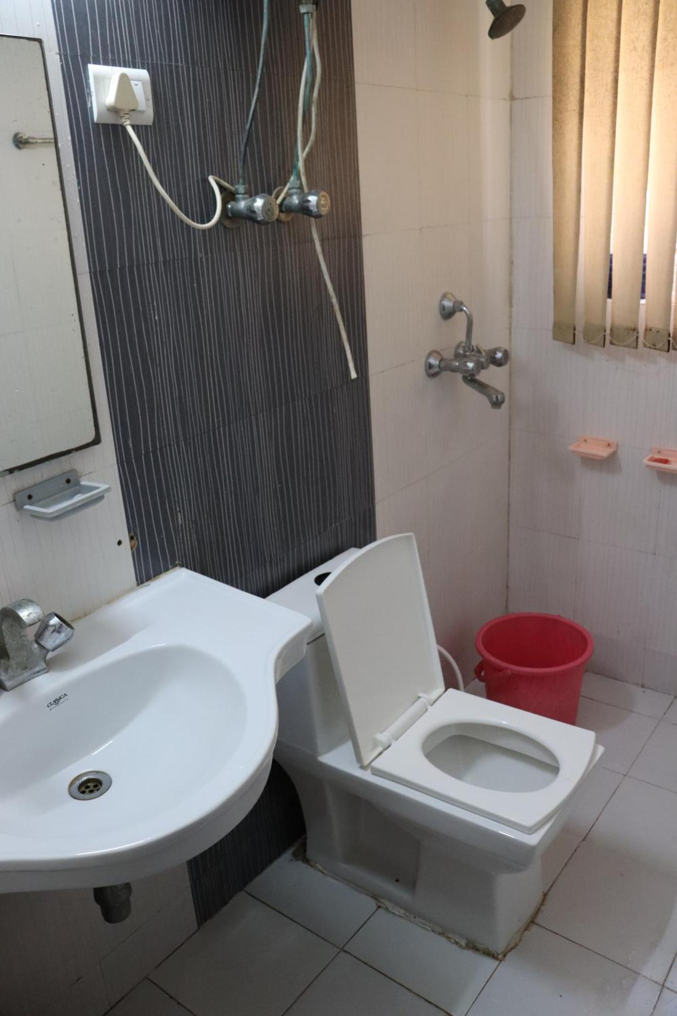 Apartment Omaxe Eternity-near Prem Mandir