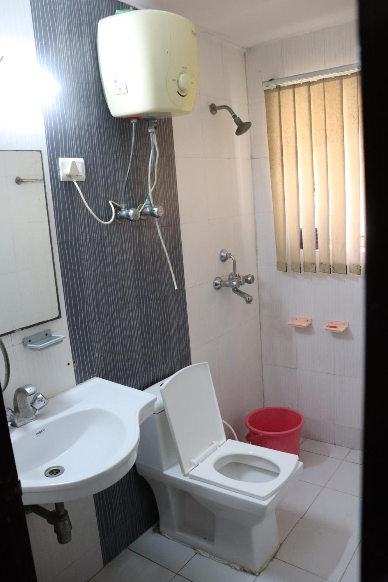 Apartment Omaxe Eternity-near Prem Mandir *