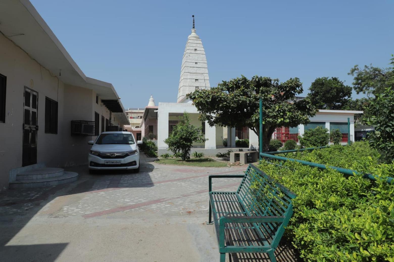 Radha Madhav Ashram Homestay *
