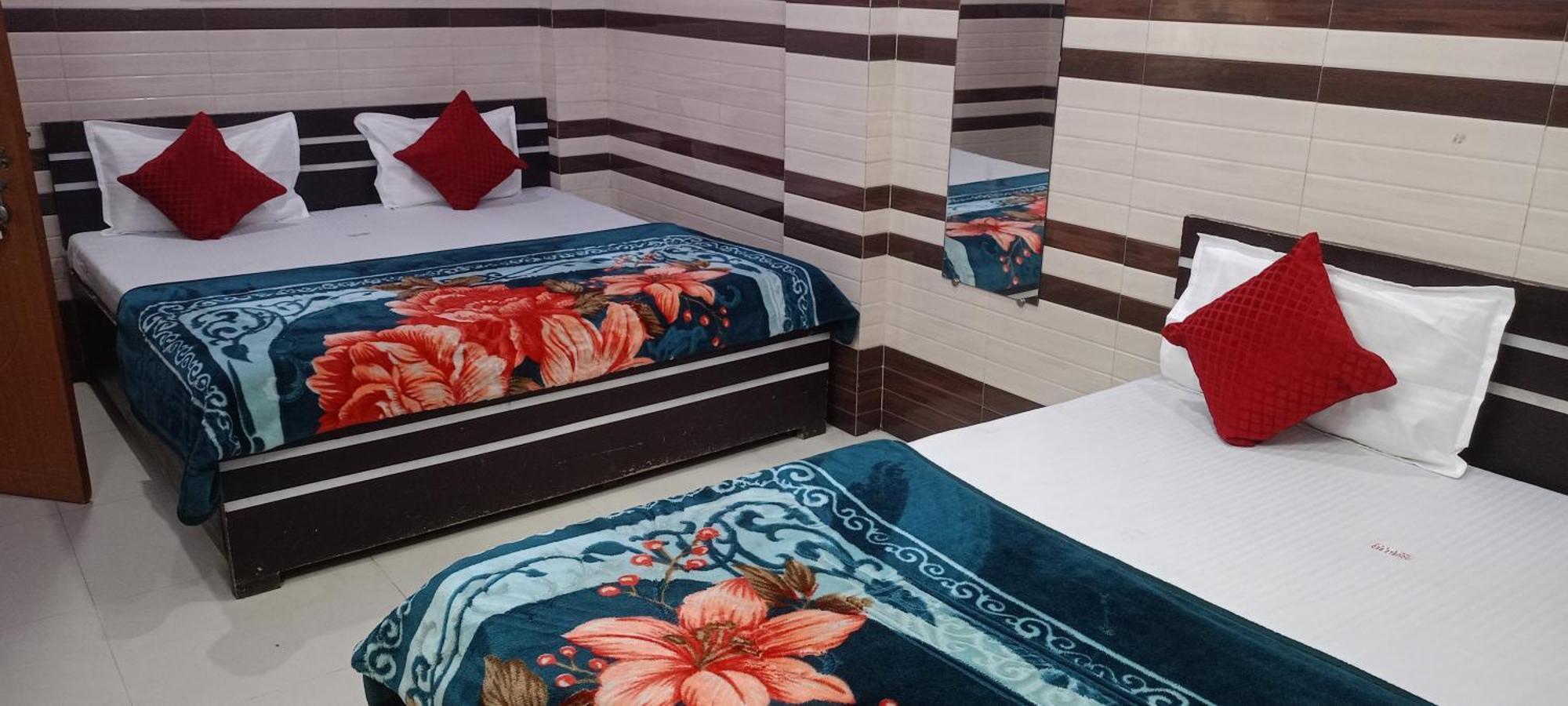 Hotel New Gayatri Palace Near Prem Mandir Vrindavan